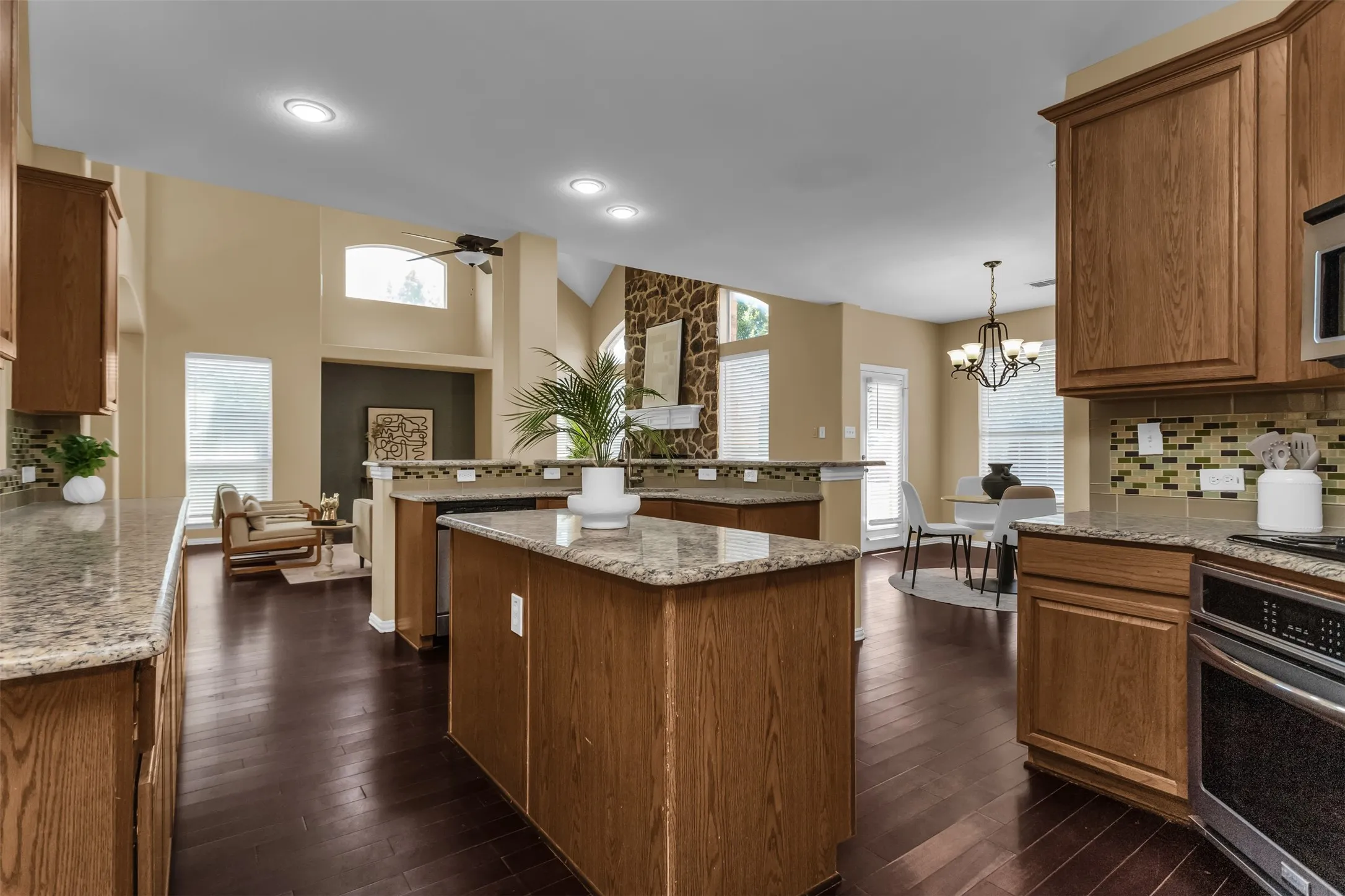 Single Family Residence For Rent in Collin County , 11701 Lampwick Lane, Frisco, Texas 75035, 4 Bedroom, 4 Bathroom, 2 Garage spaces, 3,980 Sqft, built in 2005, mls#21392082, Real Estate Agent in Frisco, Homes For Rent in Collin county, Homes For Rent in Frisco, Realtor in Frisco Texas, Real Estate Brokerage Independent Realty Texas, Luminita Cordes Realtor