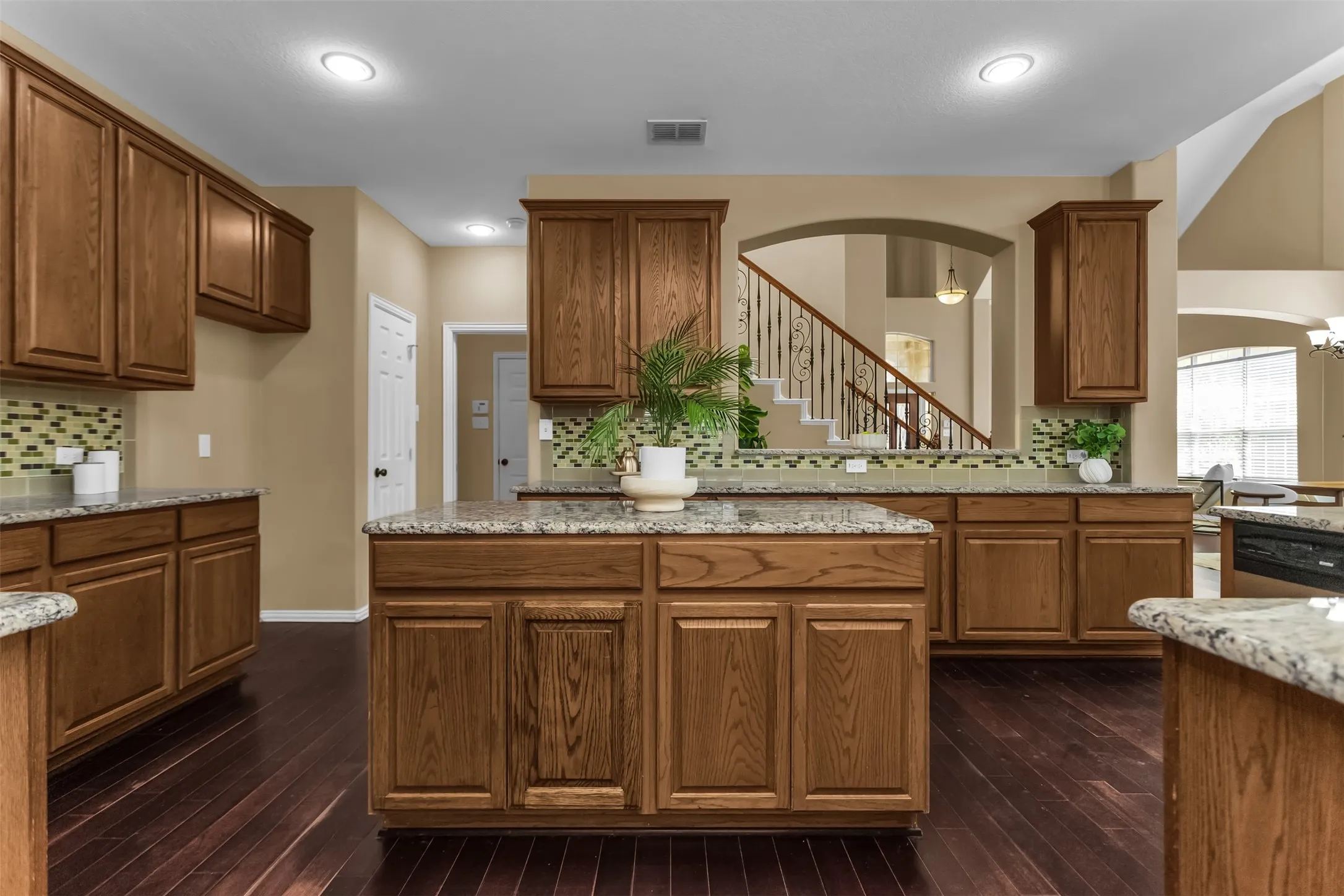 Single Family Residence For Rent in Collin County , 11701 Lampwick Lane, Frisco, Texas 75035, 4 Bedroom, 4 Bathroom, 2 Garage spaces, 3,980 Sqft, built in 2005, mls#21392082, Real Estate Agent in Frisco, Homes For Rent in Collin county, Homes For Rent in Frisco, Realtor in Frisco Texas, Real Estate Brokerage Independent Realty Texas, Luminita Cordes Realtor