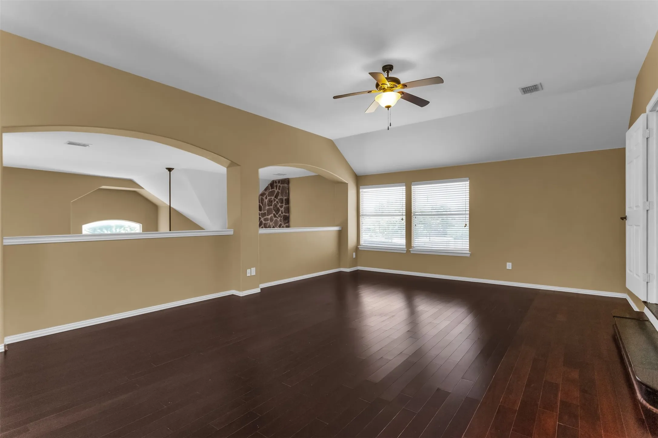 Single Family Residence For Rent in Collin County , 11701 Lampwick Lane, Frisco, Texas 75035, 4 Bedroom, 4 Bathroom, 2 Garage spaces, 3,980 Sqft, built in 2005, mls#21392082, Real Estate Agent in Frisco, Homes For Rent in Collin county, Homes For Rent in Frisco, Realtor in Frisco Texas, Real Estate Brokerage Independent Realty Texas, Luminita Cordes Realtor