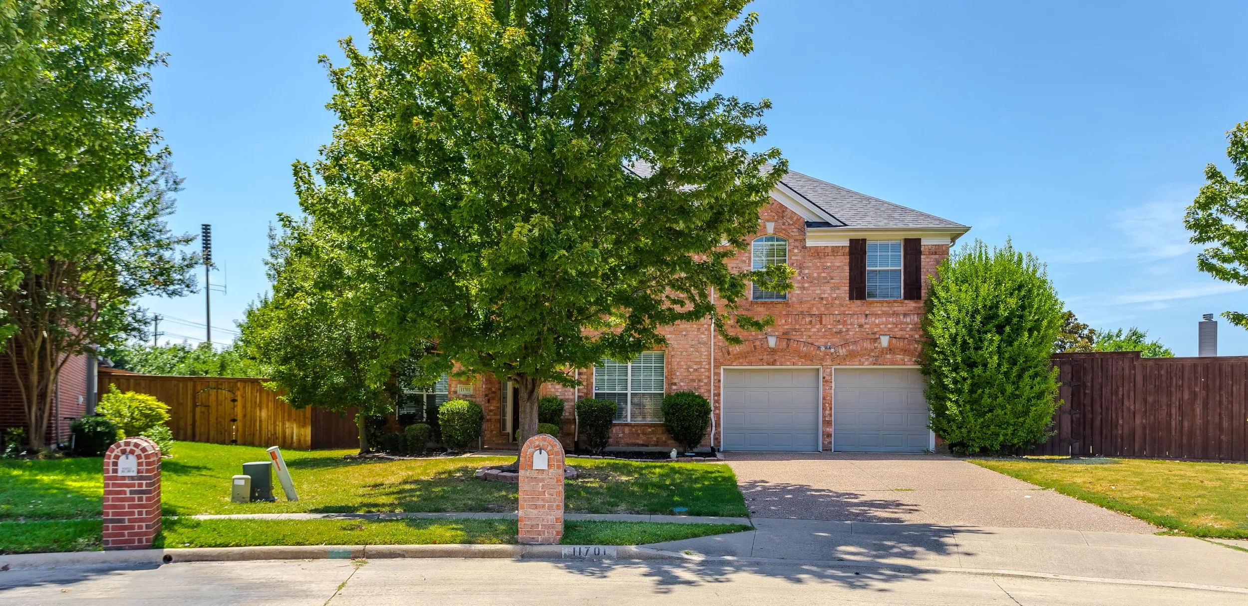 Single Family Residence For Rent in Collin County , 11701 Lampwick Lane, Frisco, Texas 75035, 4 Bedroom, 4 Bathroom, 2 Garage spaces, 3,980 Sqft, built in 2005, mls#21392082, Real Estate Agent in Frisco, Homes For Rent in Collin county, Homes For Rent in Frisco, Realtor in Frisco Texas, Real Estate Brokerage Independent Realty Texas, Luminita Cordes Realtor