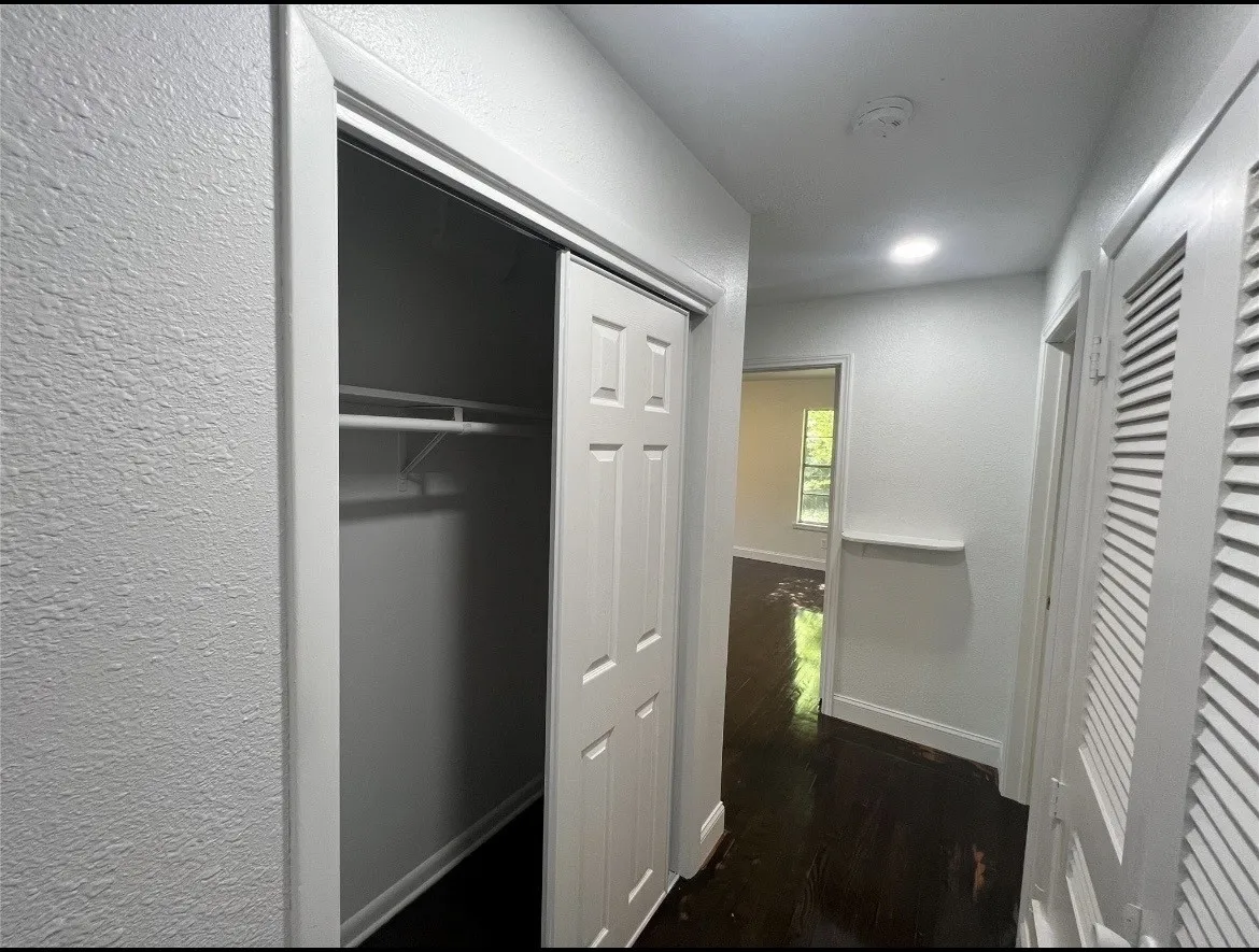 Single Family Residence For Rent in Grayson County , 7012 State Highway 56, Sherman, Texas 75090, 3 Bedroom, 2 Bathroom, 2 Garage spaces, 1,753 Sqft, built in 1960, mls#21393984, Real Estate Agent in Sherman, Homes For Rent in Grayson county, Homes For Rent in Sherman, Realtor in Sherman Texas, Real Estate Brokerage Independent Realty Texas, Luminita Cordes Realtor