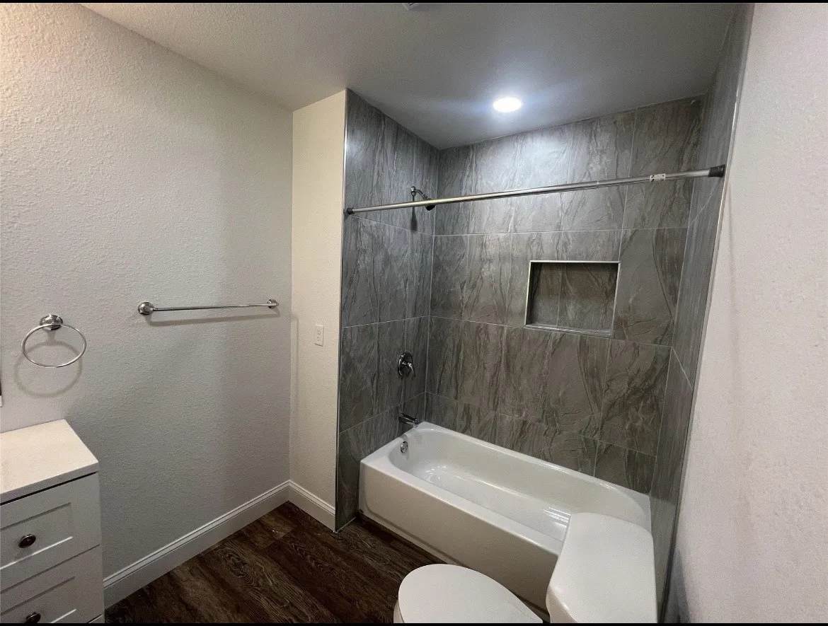 Single Family Residence For Rent in Grayson County , 7012 State Highway 56, Sherman, Texas 75090, 3 Bedroom, 2 Bathroom, 2 Garage spaces, 1,753 Sqft, built in 1960, mls#21393984, Real Estate Agent in Sherman, Homes For Rent in Grayson county, Homes For Rent in Sherman, Realtor in Sherman Texas, Real Estate Brokerage Independent Realty Texas, Luminita Cordes Realtor