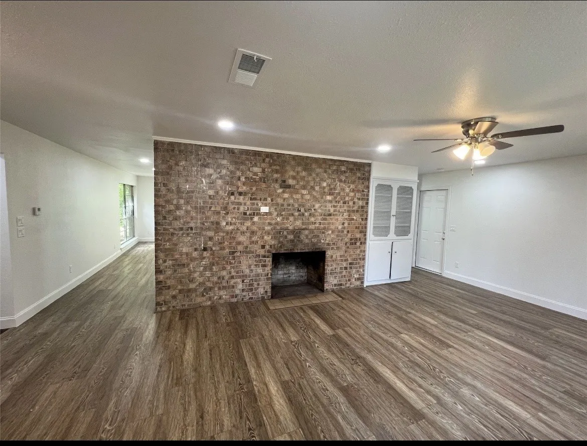 Single Family Residence For Rent in Grayson County , 7012 State Highway 56, Sherman, Texas 75090, 3 Bedroom, 2 Bathroom, 2 Garage spaces, 1,753 Sqft, built in 1960, mls#21393984, Real Estate Agent in Sherman, Homes For Rent in Grayson county, Homes For Rent in Sherman, Realtor in Sherman Texas, Real Estate Brokerage Independent Realty Texas, Luminita Cordes Realtor