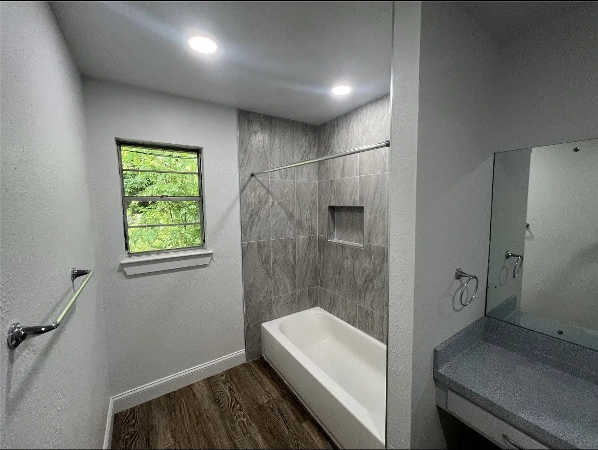Single Family Residence For Rent in Grayson County , 7012 State Highway 56, Sherman, Texas 75090, 3 Bedroom, 2 Bathroom, 2 Garage spaces, 1,753 Sqft, built in 1960, mls#21393984, Real Estate Agent in Sherman, Homes For Rent in Grayson county, Homes For Rent in Sherman, Realtor in Sherman Texas, Real Estate Brokerage Independent Realty Texas, Luminita Cordes Realtor