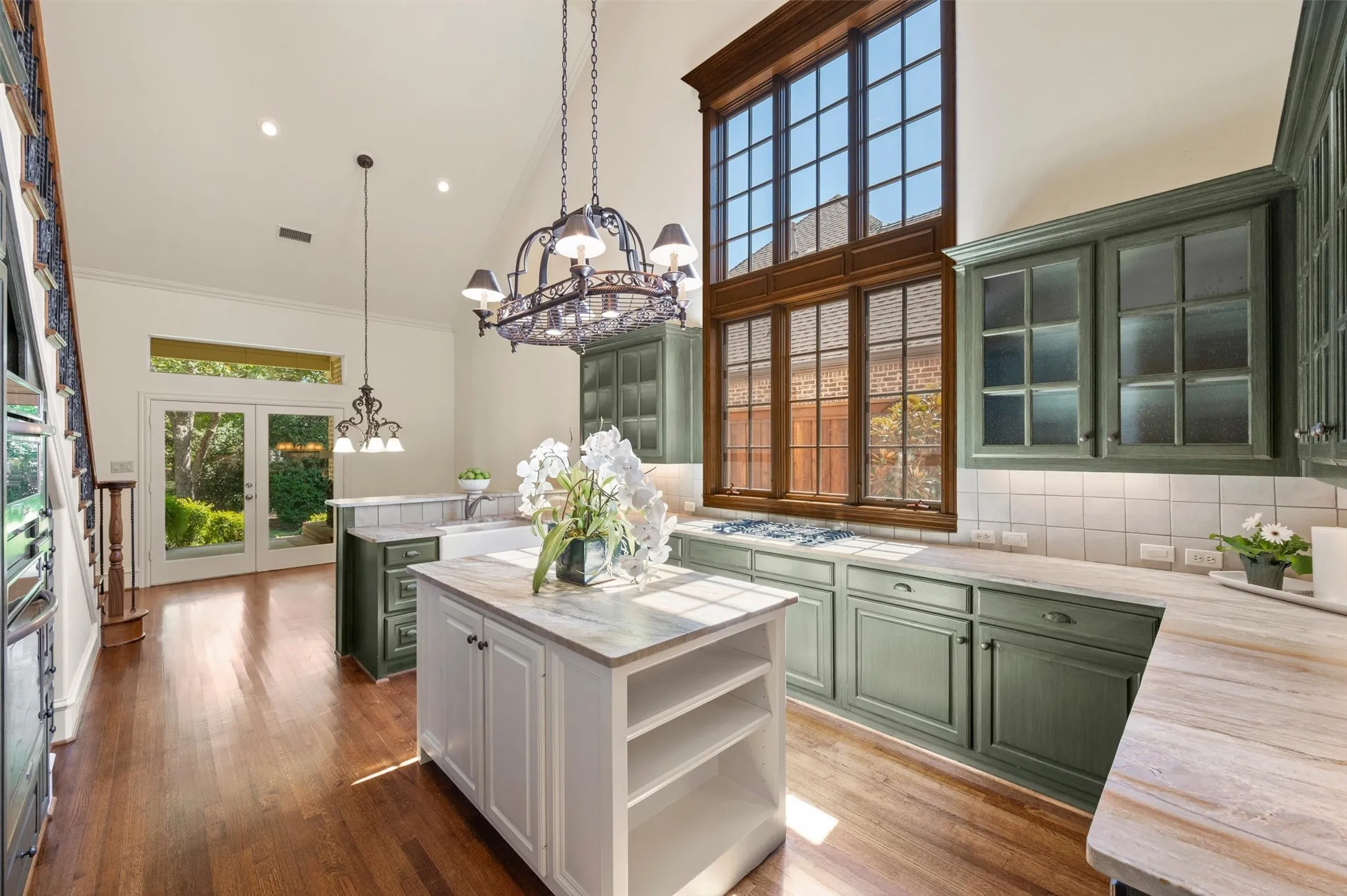 Functional kitchen that has exceptionally high ceilings!  Cosmetic changes made and appliances replaced during this seller's ownership.