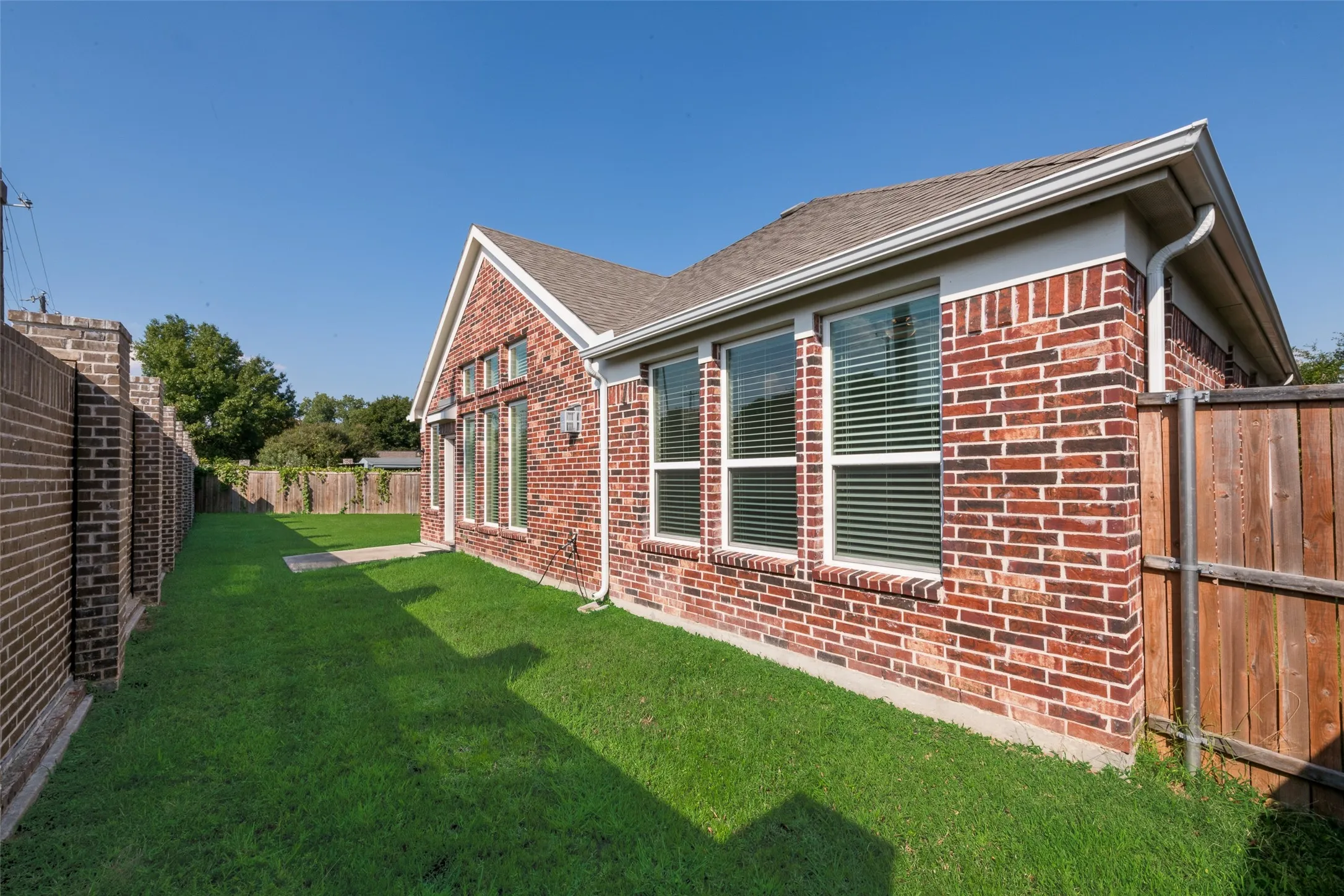 Single Family Residence For Rent in Dallas County , 397 Myrtle Beach Drive, Garland, Texas 75040, 3 Bedroom, 2 Bathroom, 2 Garage spaces, 1,890 Sqft, built in 2020, mls#21393994, Real Estate Agent in Garland, Homes For Rent in Dallas county, Homes For Rent in Garland, Realtor in Garland Texas, Real Estate Brokerage Independent Realty Texas, Luminita Cordes Realtor