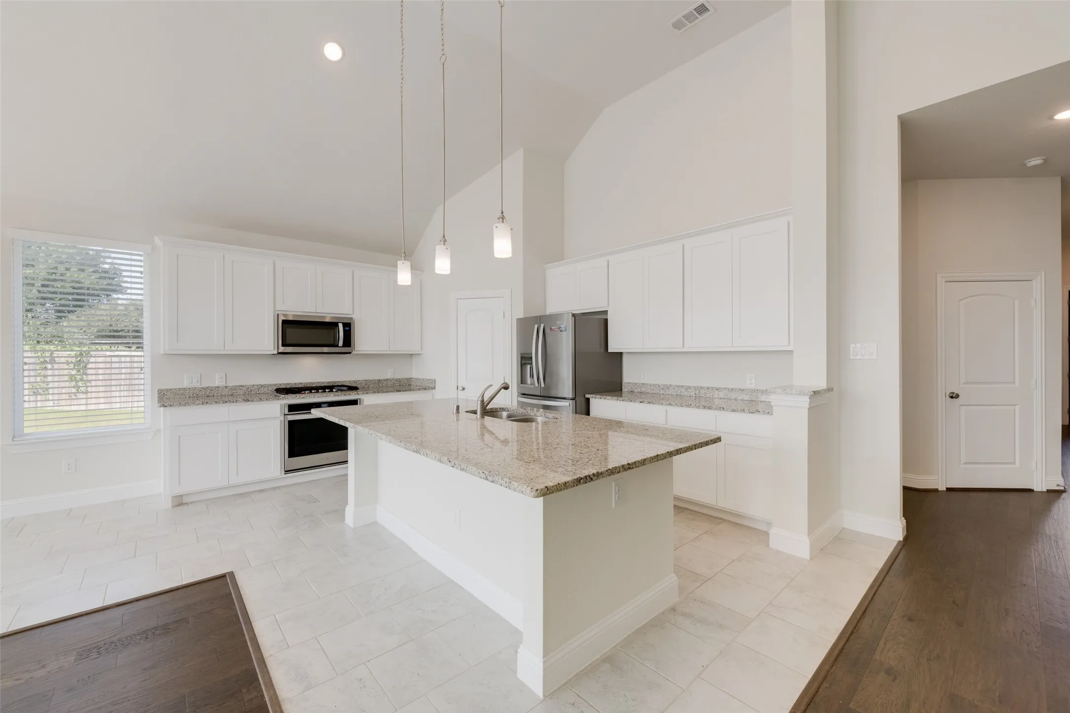 Single Family Residence For Rent in Dallas County , 397 Myrtle Beach Drive, Garland, Texas 75040, 3 Bedroom, 2 Bathroom, 2 Garage spaces, 1,890 Sqft, built in 2020, mls#21393994, Real Estate Agent in Garland, Homes For Rent in Dallas county, Homes For Rent in Garland, Realtor in Garland Texas, Real Estate Brokerage Independent Realty Texas, Luminita Cordes Realtor