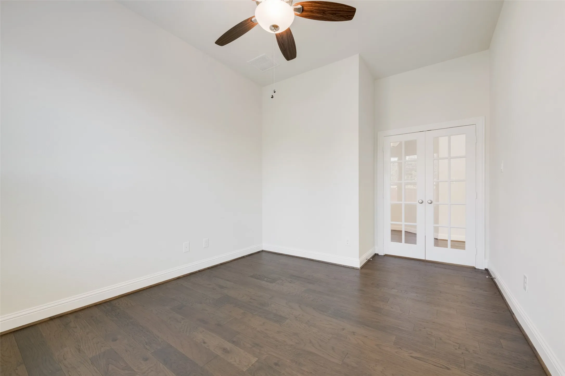Single Family Residence For Rent in Dallas County , 397 Myrtle Beach Drive, Garland, Texas 75040, 3 Bedroom, 2 Bathroom, 2 Garage spaces, 1,890 Sqft, built in 2020, mls#21393994, Real Estate Agent in Garland, Homes For Rent in Dallas county, Homes For Rent in Garland, Realtor in Garland Texas, Real Estate Brokerage Independent Realty Texas, Luminita Cordes Realtor