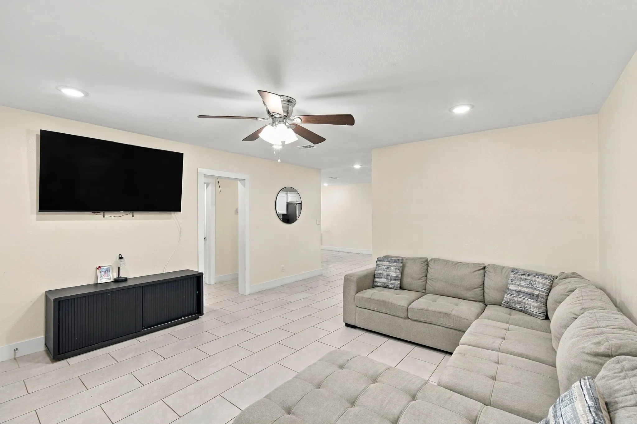 Single Family Residence For Sale in Ellis County , 703 W Milam Street, Ennis, Texas 75119, 3 Bedroom, 2 Bathroom, Garage spaces, 1,557 Sqft, built in 1928, mls#21388224, Real Estate Agent in Ennis, Homes For Sale in Ellis county, Homes For Sale in Ennis, Realtor in Ennis Texas, Real Estate Brokerage Independent Realty Texas, Luminita Cordes Realtor