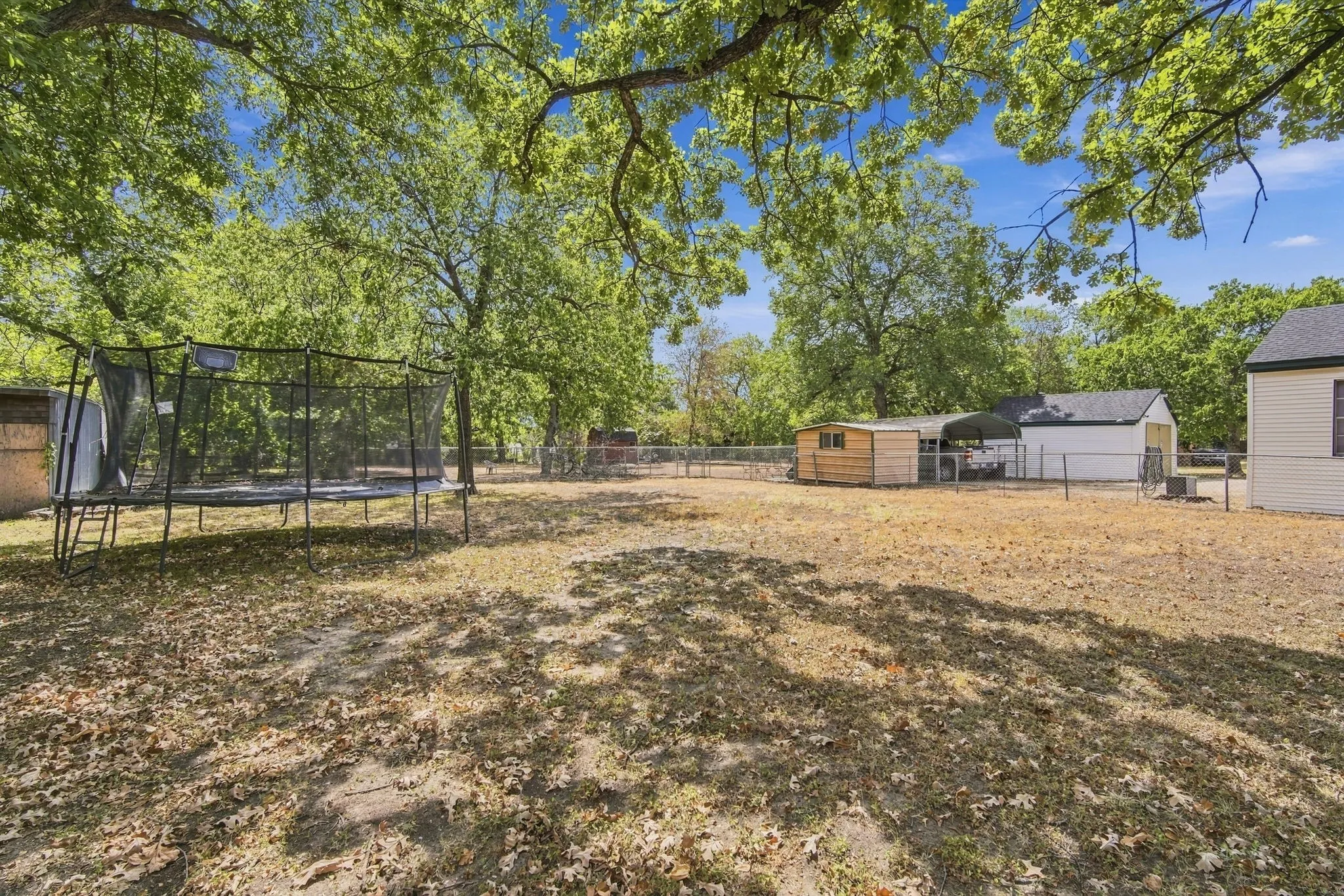 Single Family Residence For Sale in Ellis County , 703 W Milam Street, Ennis, Texas 75119, 3 Bedroom, 2 Bathroom, Garage spaces, 1,557 Sqft, built in 1928, mls#21388224, Real Estate Agent in Ennis, Homes For Sale in Ellis county, Homes For Sale in Ennis, Realtor in Ennis Texas, Real Estate Brokerage Independent Realty Texas, Luminita Cordes Realtor