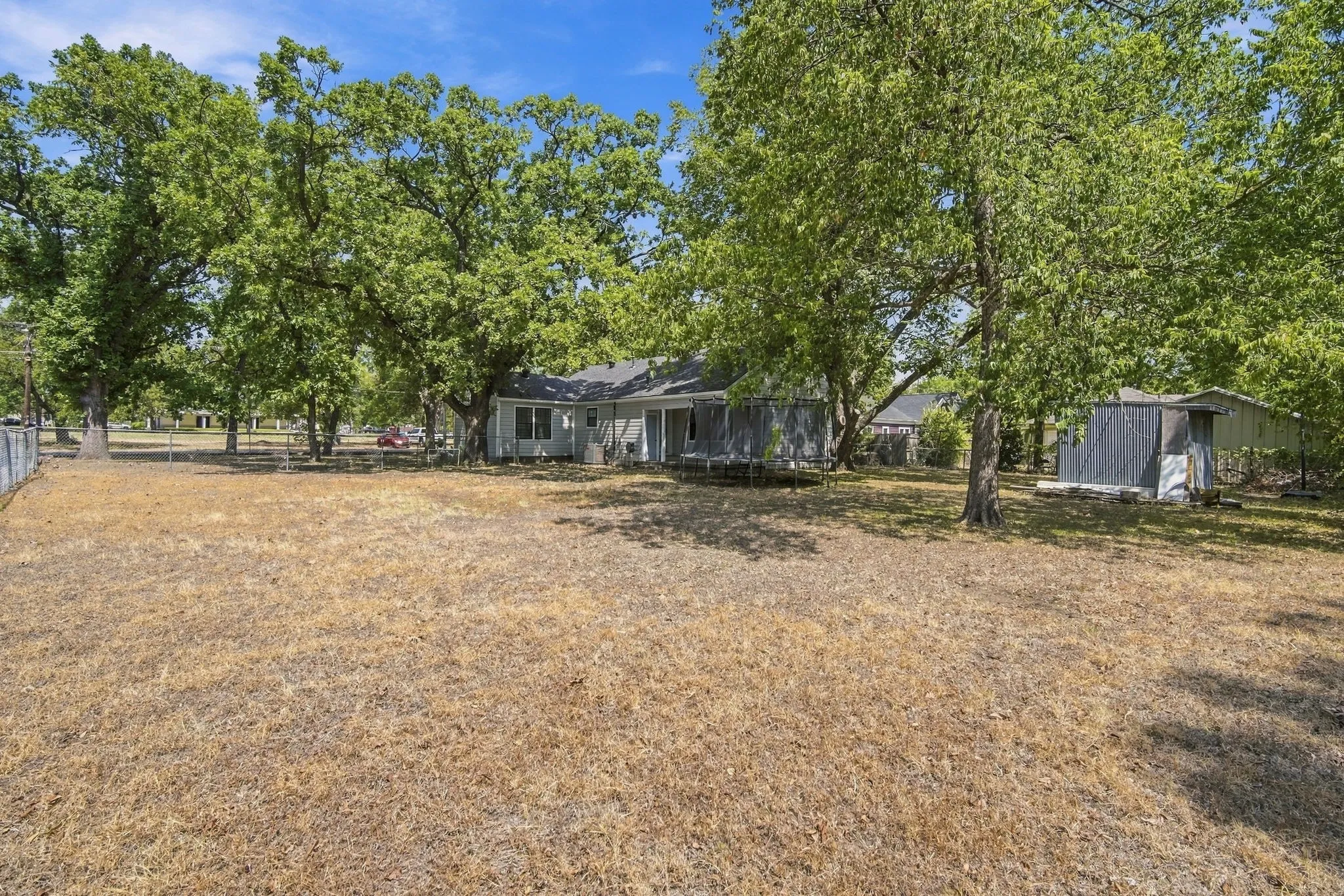 Single Family Residence For Sale in Ellis County , 703 W Milam Street, Ennis, Texas 75119, 3 Bedroom, 2 Bathroom, Garage spaces, 1,557 Sqft, built in 1928, mls#21388224, Real Estate Agent in Ennis, Homes For Sale in Ellis county, Homes For Sale in Ennis, Realtor in Ennis Texas, Real Estate Brokerage Independent Realty Texas, Luminita Cordes Realtor