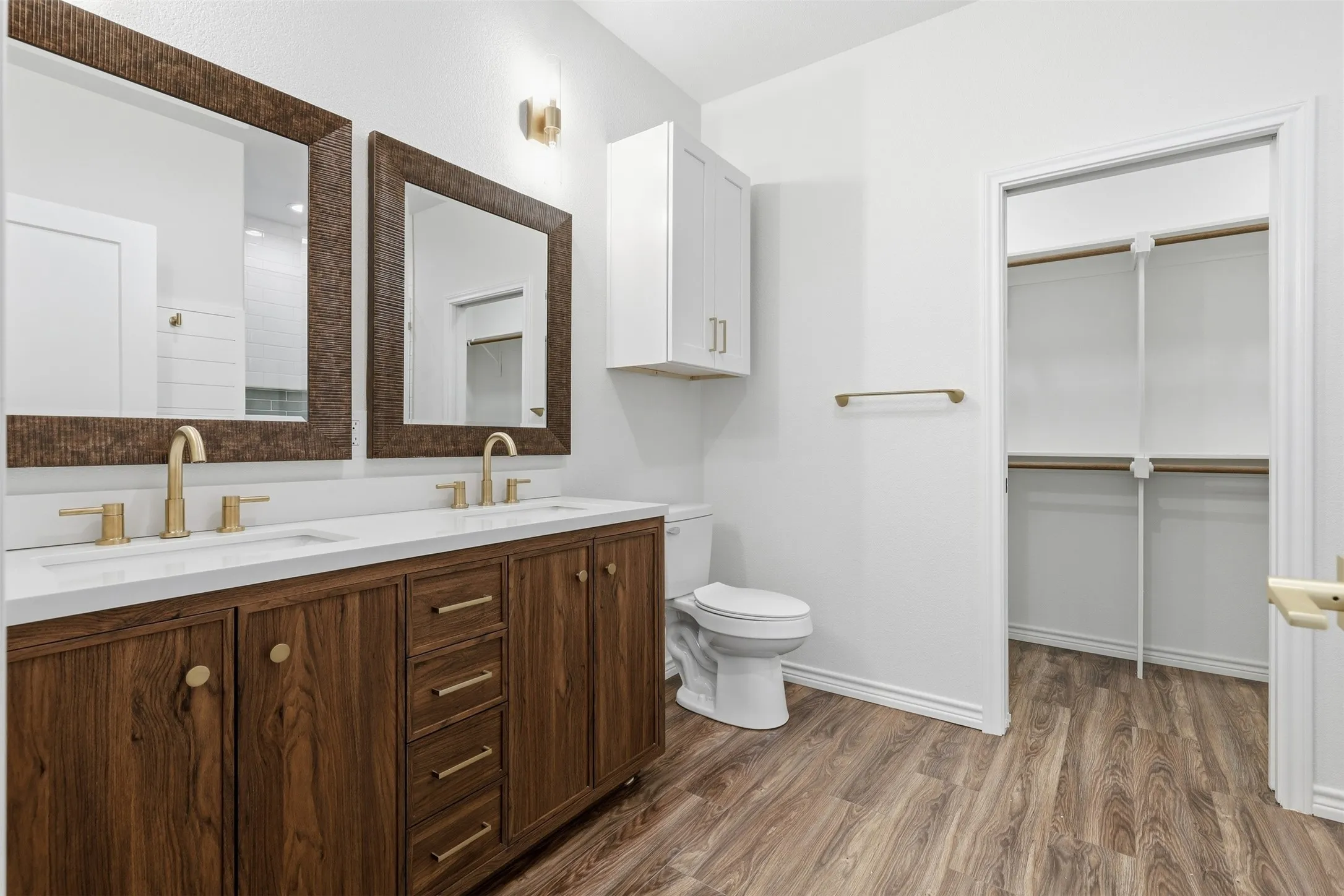 Double Vanity Sink