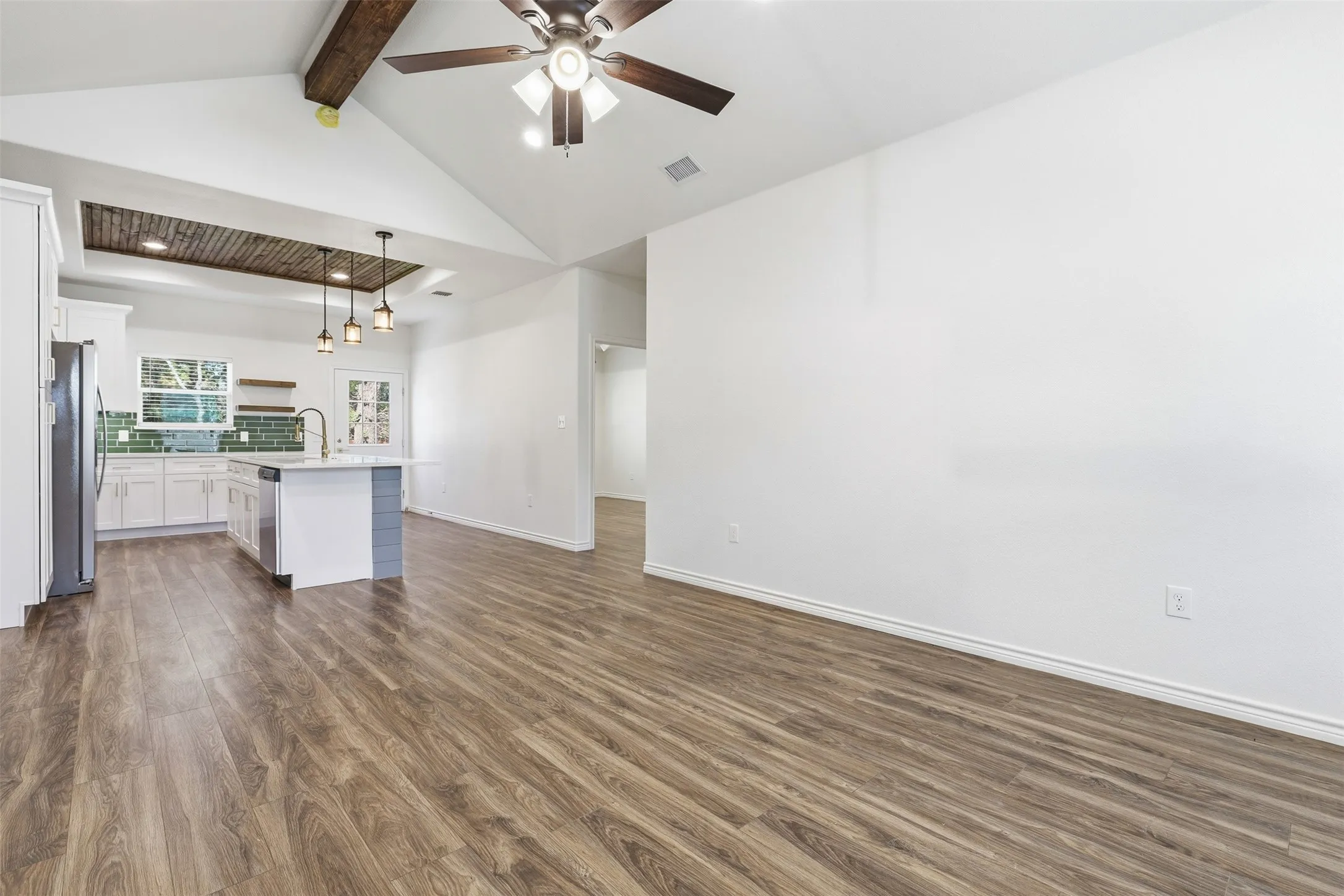 Single Family Residence For Rent in Hood County , 5718 Barkridge Drive, Granbury, Texas 76048, 3 Bedroom, 2 Bathroom, 1 Garage spaces, 1,440 Sqft, built in 2026, mls#21392980, Real Estate Agent in Granbury, Homes For Rent in Hood county, Homes For Rent in Granbury, Realtor in Granbury Texas, Real Estate Brokerage Independent Realty Texas, Luminita Cordes Realtor