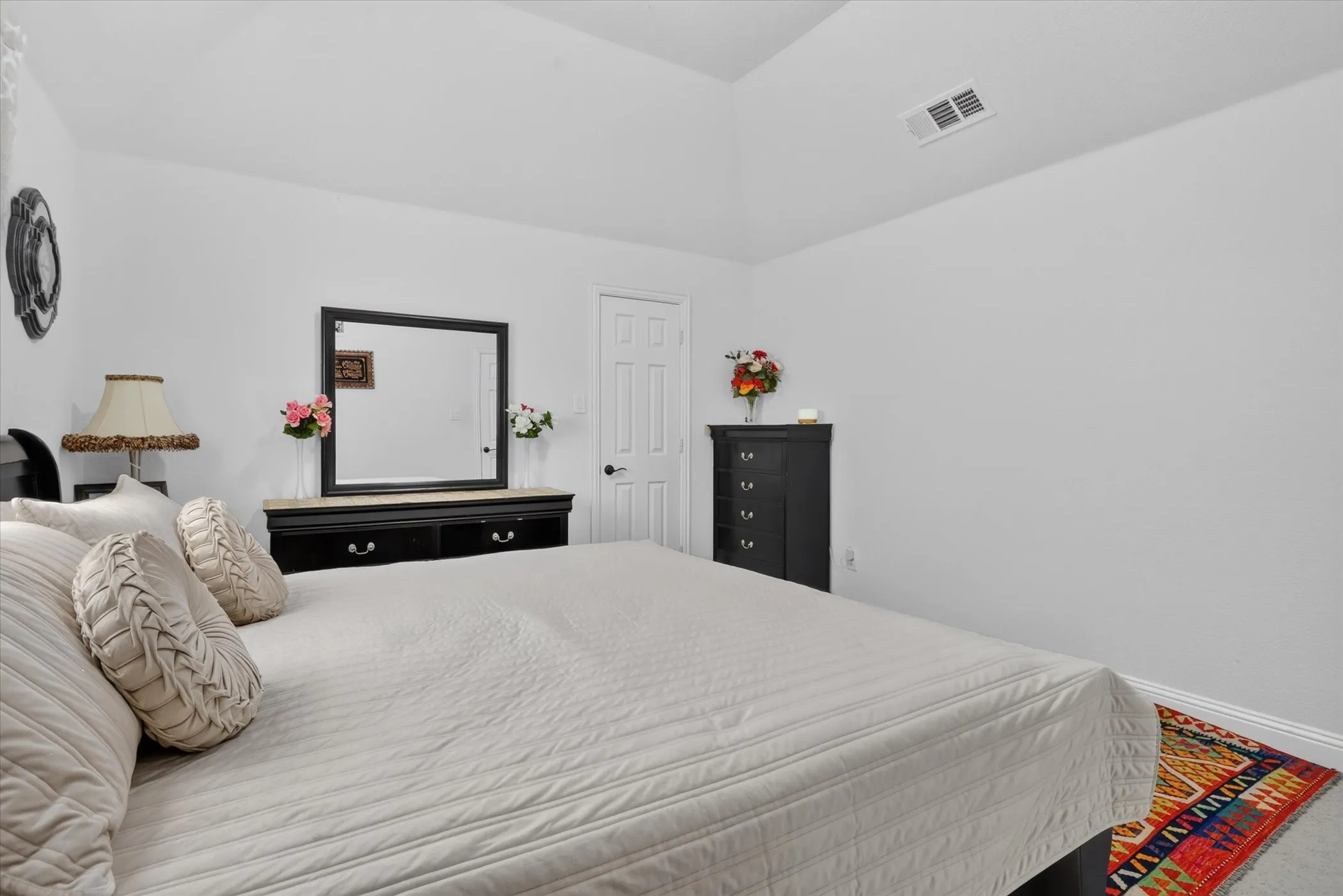 Tray ceiling with recessed lighting