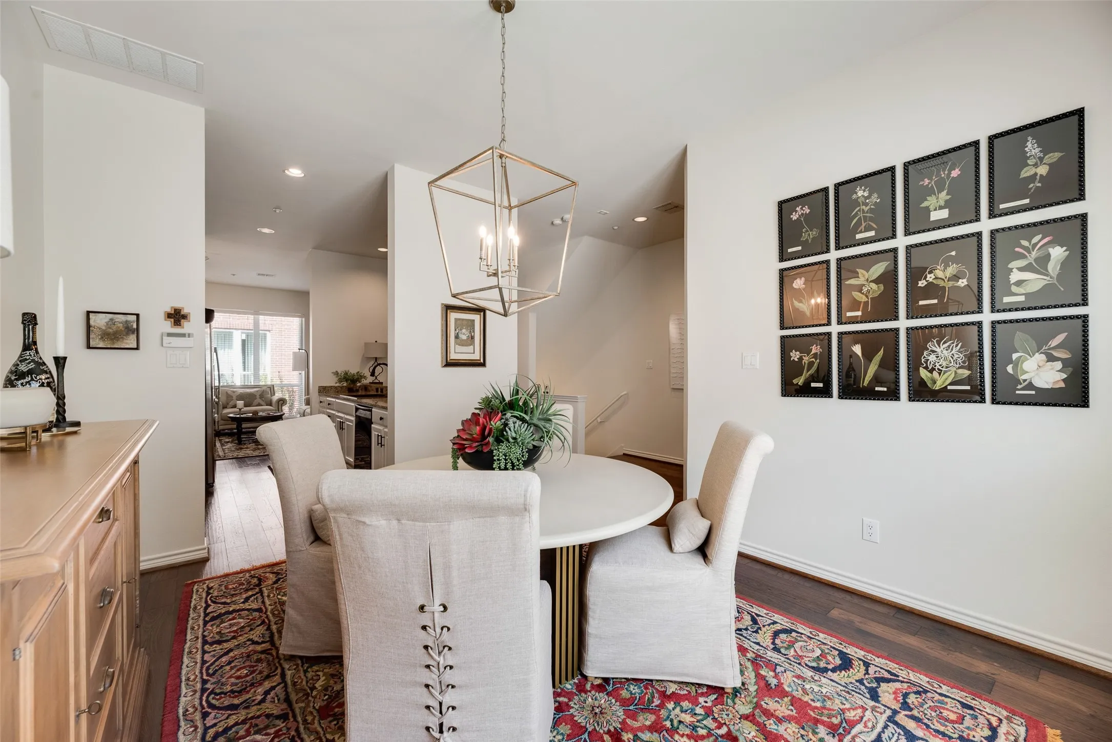 Condominium For Sale in Dallas County , 4411 Mckinney Avenue 16, Dallas, Texas 75205, 2 Bedroom, 3 Bathroom, 2 Garage spaces, 1,854 Sqft, built in 2001, mls#21392120, Real Estate Agent in Dallas, Homes For Sale in Dallas county, Homes For Sale in Dallas, Realtor in Dallas Texas, Real Estate Brokerage Independent Realty Texas, Luminita Cordes Realtor