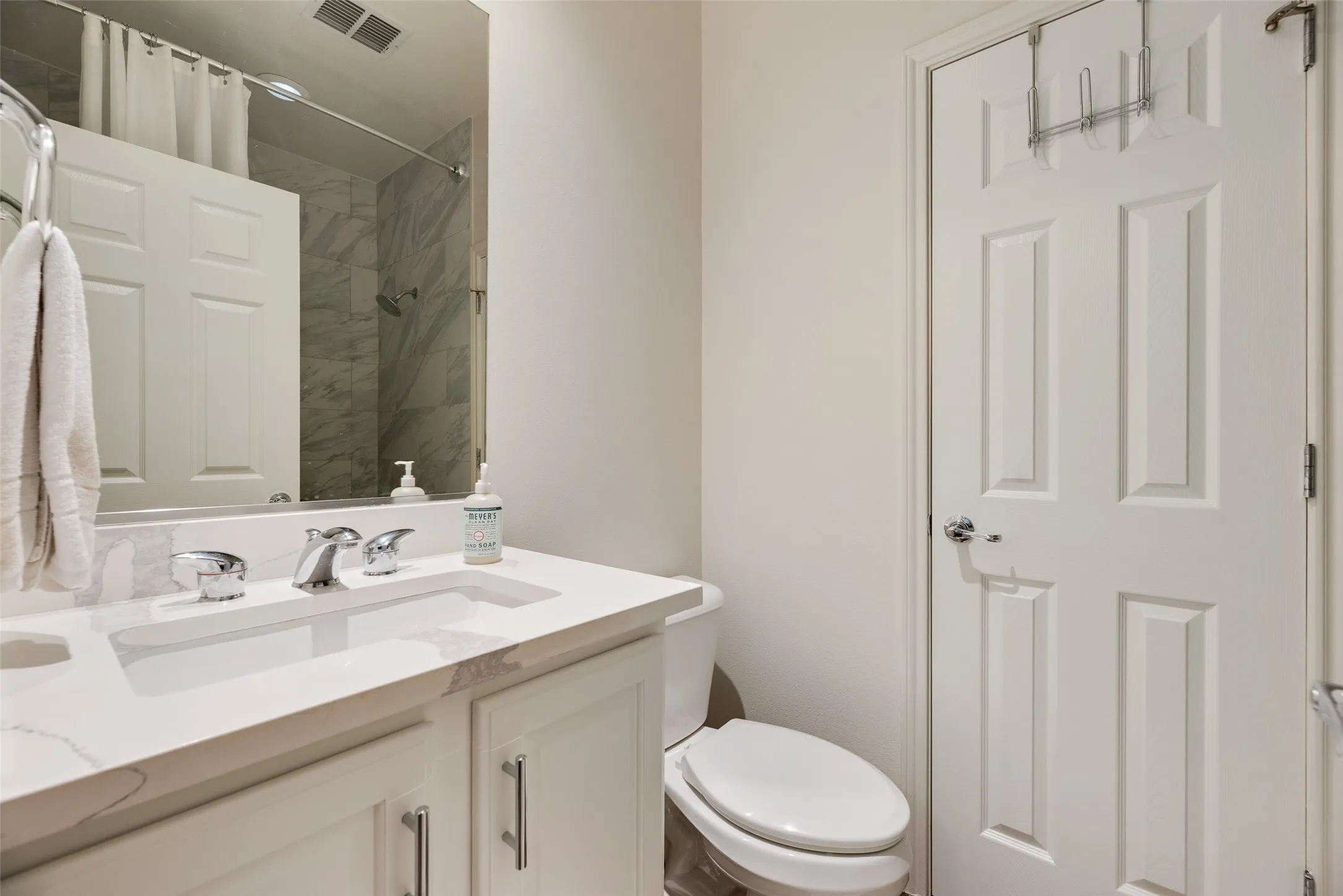 Condominium For Sale in Dallas County , 4411 Mckinney Avenue 16, Dallas, Texas 75205, 2 Bedroom, 3 Bathroom, 2 Garage spaces, 1,854 Sqft, built in 2001, mls#21392120, Real Estate Agent in Dallas, Homes For Sale in Dallas county, Homes For Sale in Dallas, Realtor in Dallas Texas, Real Estate Brokerage Independent Realty Texas, Luminita Cordes Realtor