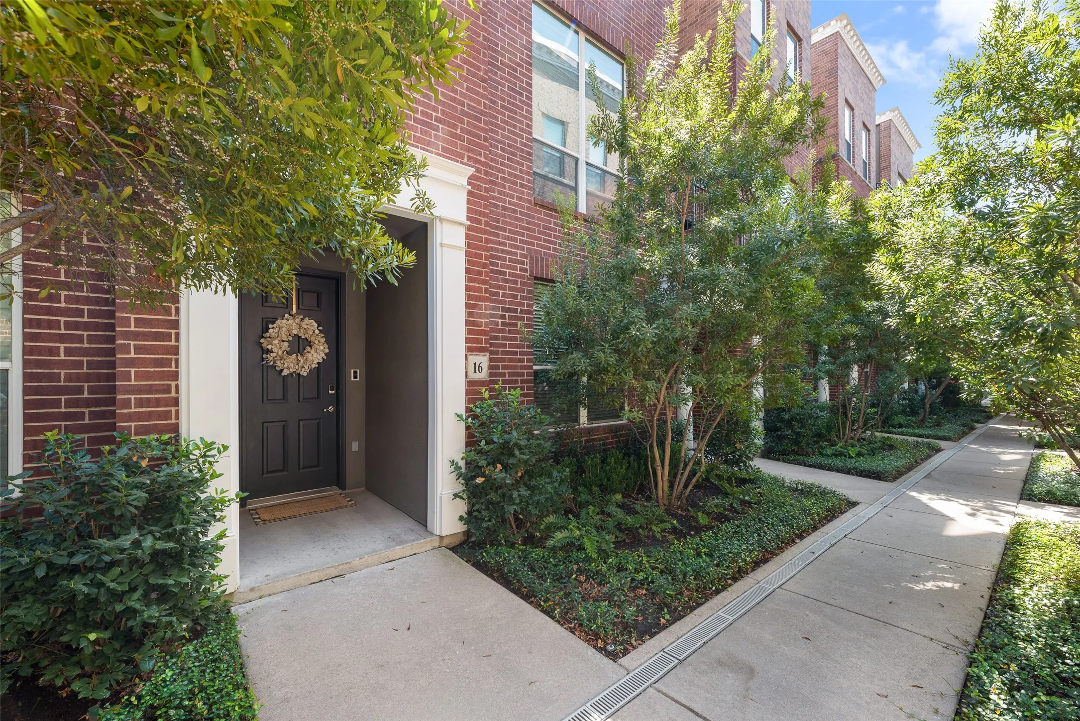 Condominium For Sale in Dallas County , 4411 Mckinney Avenue 16, Dallas, Texas 75205, 2 Bedroom, 3 Bathroom, 2 Garage spaces, 1,854 Sqft, built in 2001, mls#21392120, Real Estate Agent in Dallas, Homes For Sale in Dallas county, Homes For Sale in Dallas, Realtor in Dallas Texas, Real Estate Brokerage Independent Realty Texas, Luminita Cordes Realtor