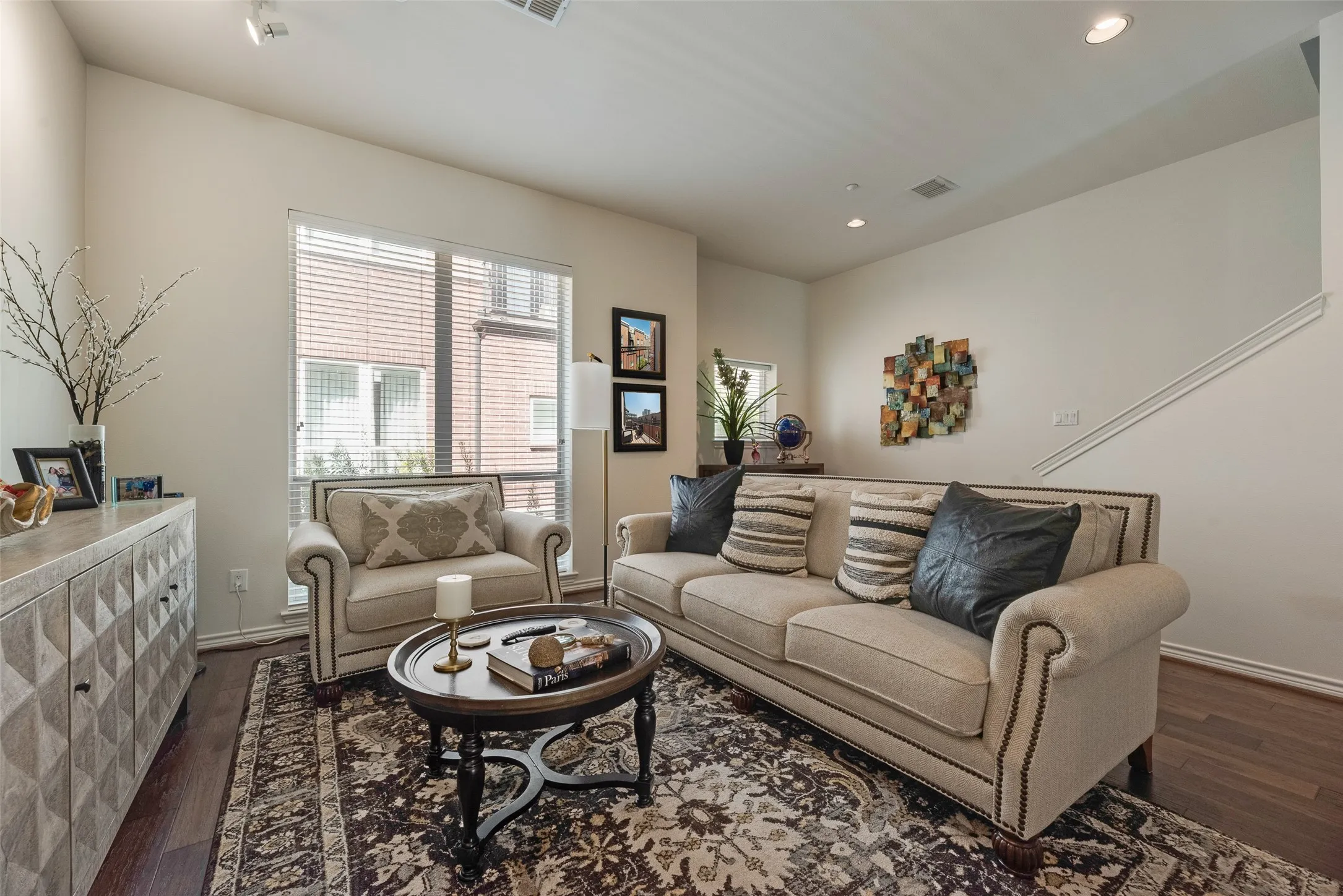Condominium For Sale in Dallas County , 4411 Mckinney Avenue 16, Dallas, Texas 75205, 2 Bedroom, 3 Bathroom, 2 Garage spaces, 1,854 Sqft, built in 2001, mls#21392120, Real Estate Agent in Dallas, Homes For Sale in Dallas county, Homes For Sale in Dallas, Realtor in Dallas Texas, Real Estate Brokerage Independent Realty Texas, Luminita Cordes Realtor