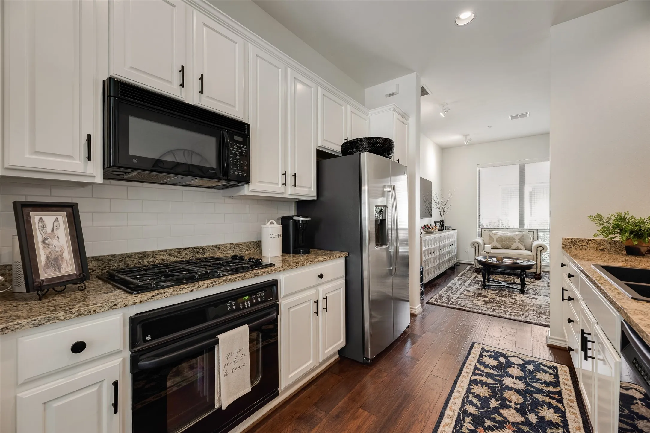 Condominium For Sale in Dallas County , 4411 Mckinney Avenue 16, Dallas, Texas 75205, 2 Bedroom, 3 Bathroom, 2 Garage spaces, 1,854 Sqft, built in 2001, mls#21392120, Real Estate Agent in Dallas, Homes For Sale in Dallas county, Homes For Sale in Dallas, Realtor in Dallas Texas, Real Estate Brokerage Independent Realty Texas, Luminita Cordes Realtor