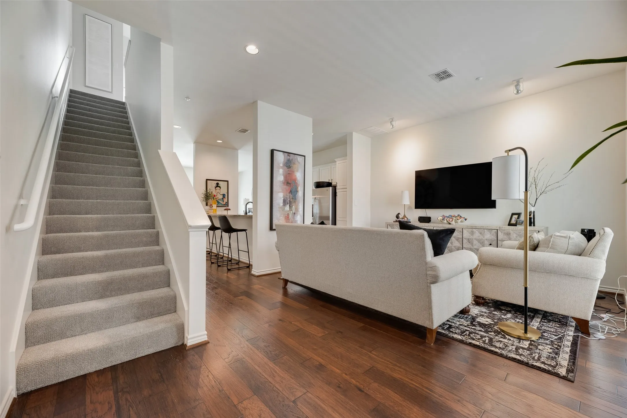 Condominium For Sale in Dallas County , 4411 Mckinney Avenue 16, Dallas, Texas 75205, 2 Bedroom, 3 Bathroom, 2 Garage spaces, 1,854 Sqft, built in 2001, mls#21392120, Real Estate Agent in Dallas, Homes For Sale in Dallas county, Homes For Sale in Dallas, Realtor in Dallas Texas, Real Estate Brokerage Independent Realty Texas, Luminita Cordes Realtor