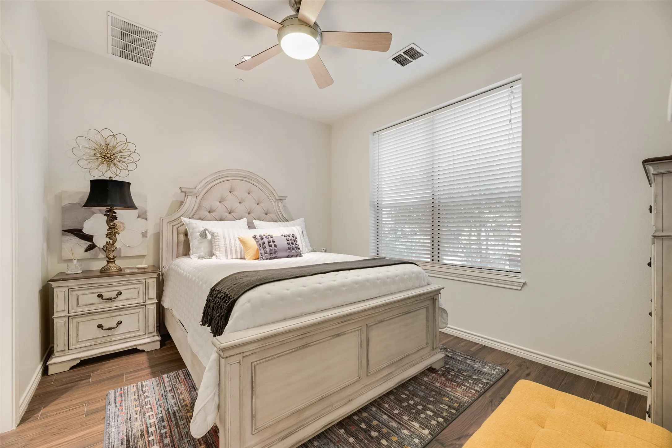 Condominium For Sale in Dallas County , 4411 Mckinney Avenue 16, Dallas, Texas 75205, 2 Bedroom, 3 Bathroom, 2 Garage spaces, 1,854 Sqft, built in 2001, mls#21392120, Real Estate Agent in Dallas, Homes For Sale in Dallas county, Homes For Sale in Dallas, Realtor in Dallas Texas, Real Estate Brokerage Independent Realty Texas, Luminita Cordes Realtor
