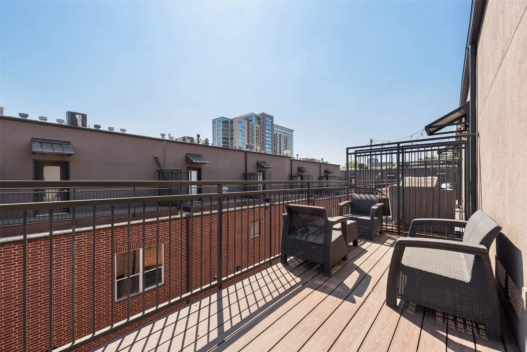 Condominium For Sale in Dallas County , 4411 Mckinney Avenue 16, Dallas, Texas 75205, 2 Bedroom, 3 Bathroom, 2 Garage spaces, 1,854 Sqft, built in 2001, mls#21392120, Real Estate Agent in Dallas, Homes For Sale in Dallas county, Homes For Sale in Dallas, Realtor in Dallas Texas, Real Estate Brokerage Independent Realty Texas, Luminita Cordes Realtor