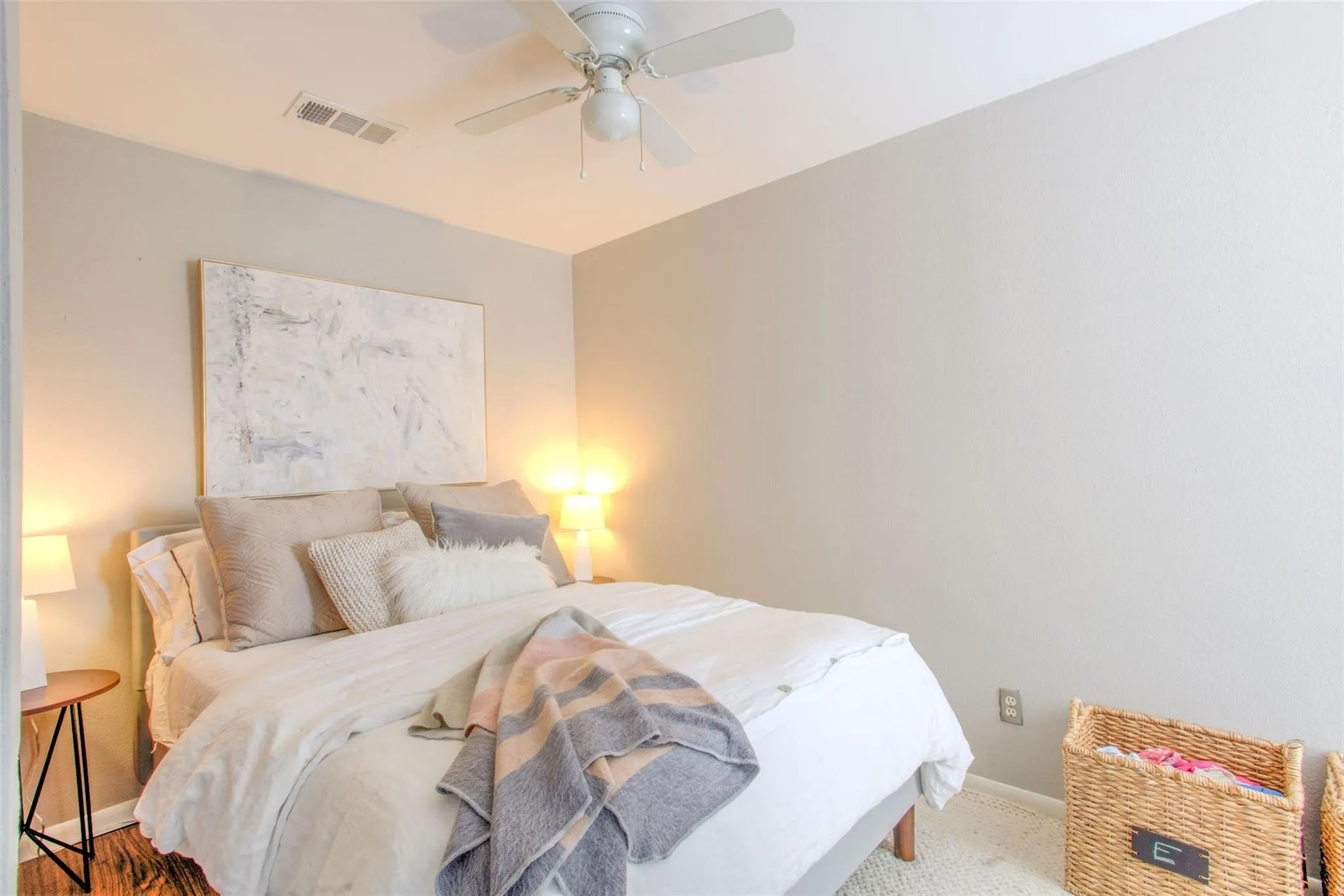 Condominium For Rent in Tarrant County , 3129 Sondra Drive 302, Fort Worth, Texas 76107, 1 Bedroom, 1 Bathroom, Garage spaces, 440 Sqft, built in 1983, mls#21371090, Real Estate Agent in Fort Worth, Homes For Rent in Tarrant county, Homes For Rent in Fort Worth, Realtor in Fort Worth Texas, Real Estate Brokerage Independent Realty Texas, Luminita Cordes Realtor