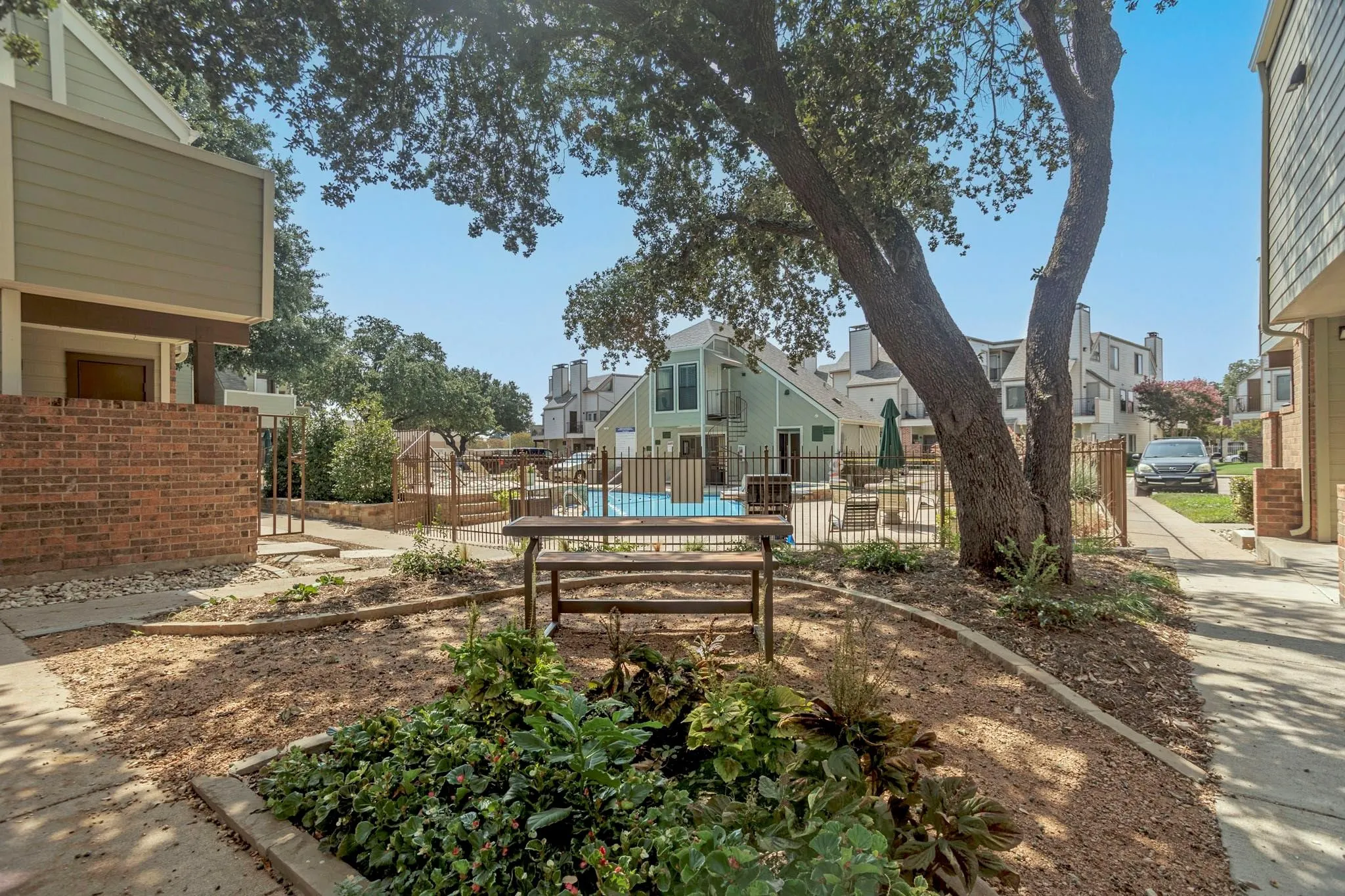 Condominium For Rent in Tarrant County , 3129 Sondra Drive 302, Fort Worth, Texas 76107, 1 Bedroom, 1 Bathroom, Garage spaces, 440 Sqft, built in 1983, mls#21371090, Real Estate Agent in Fort Worth, Homes For Rent in Tarrant county, Homes For Rent in Fort Worth, Realtor in Fort Worth Texas, Real Estate Brokerage Independent Realty Texas, Luminita Cordes Realtor