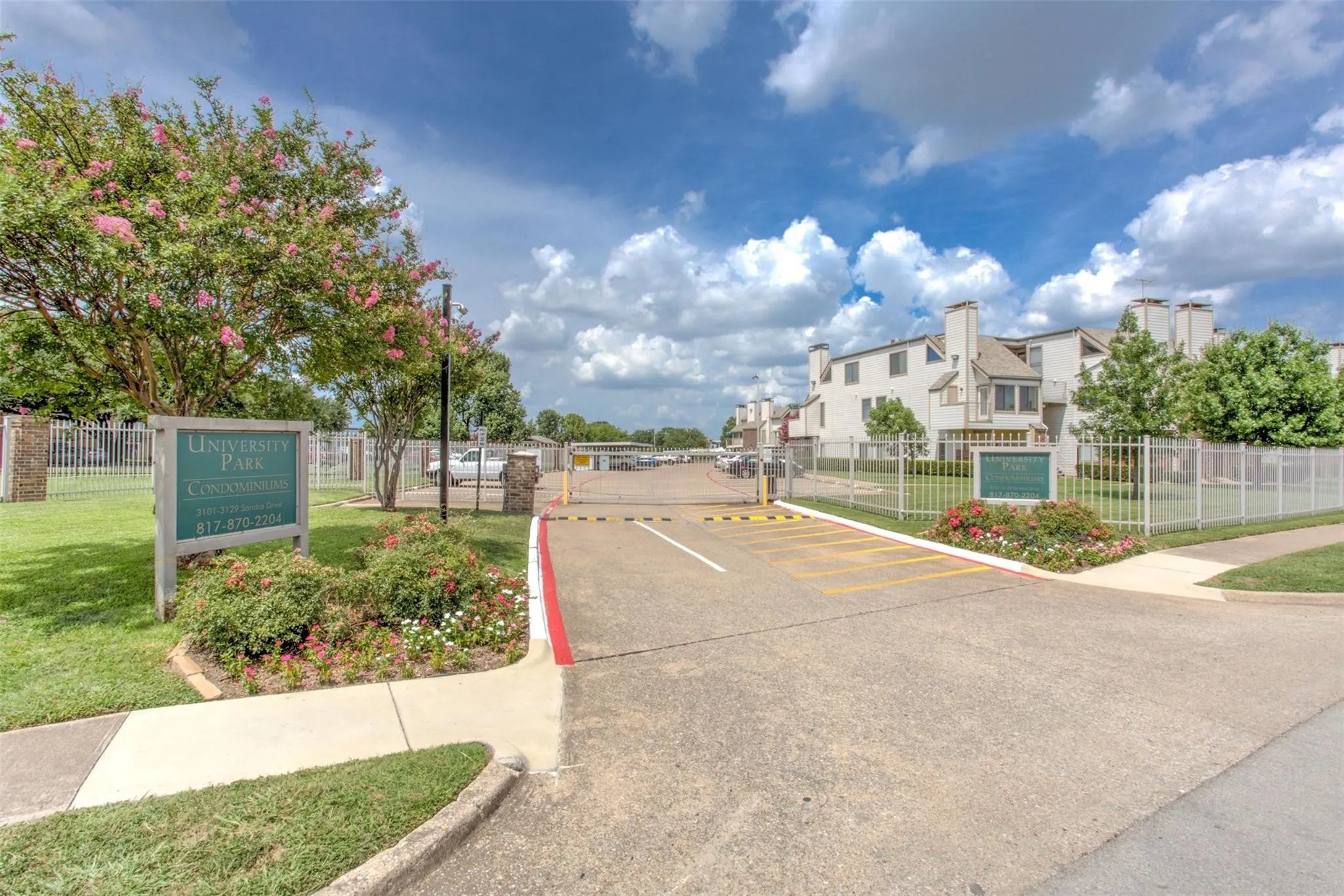Condominium For Rent in Tarrant County , 3129 Sondra Drive 302, Fort Worth, Texas 76107, 1 Bedroom, 1 Bathroom, Garage spaces, 440 Sqft, built in 1983, mls#21371090, Real Estate Agent in Fort Worth, Homes For Rent in Tarrant county, Homes For Rent in Fort Worth, Realtor in Fort Worth Texas, Real Estate Brokerage Independent Realty Texas, Luminita Cordes Realtor