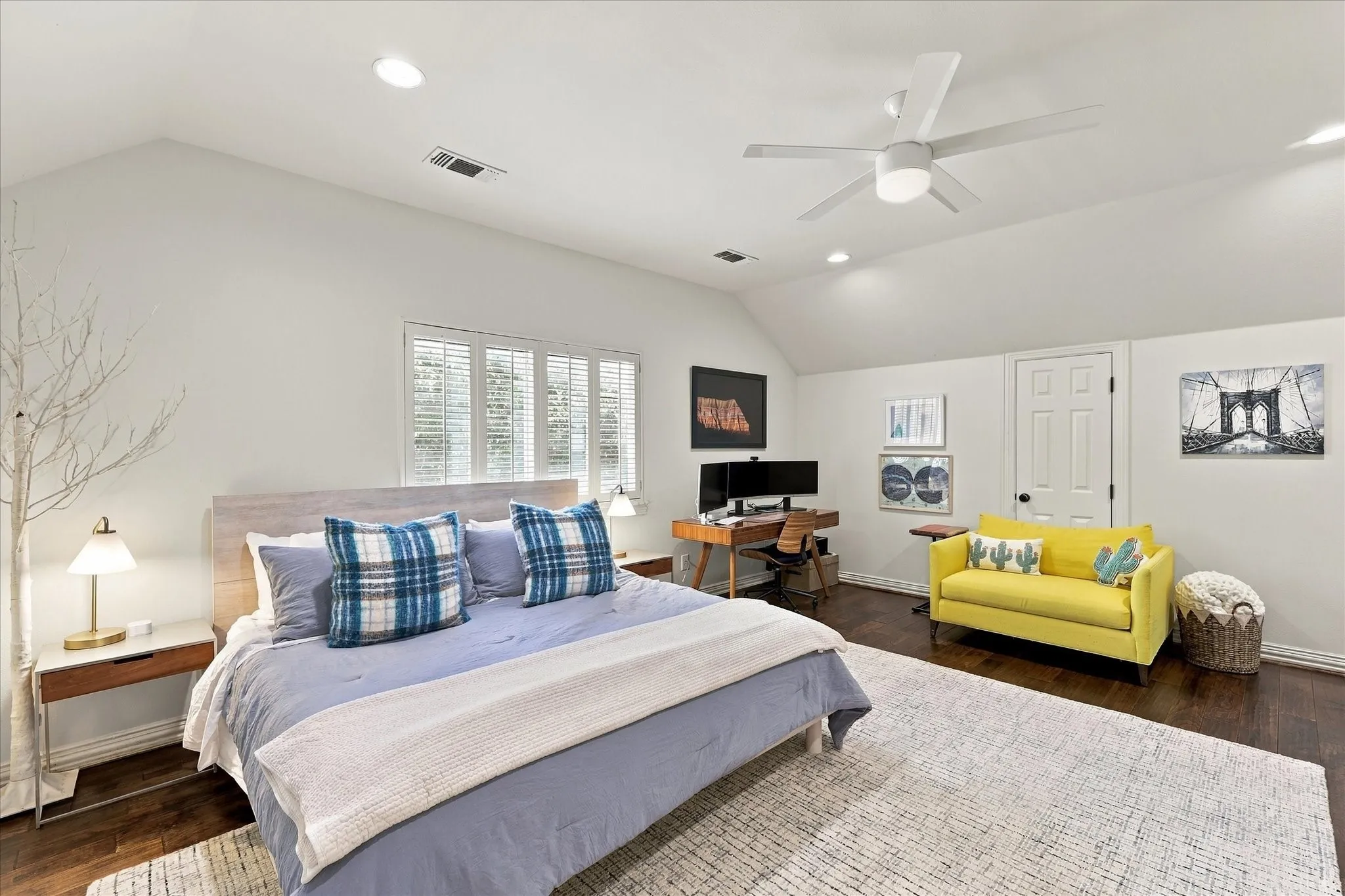 Single Family Residence For Sale in Tarrant County , 700 Glen Abbey Drive, Mansfield, Texas 76063, 4 Bedroom, 3 Bathroom, 2 Garage spaces, 3,168 Sqft, built in 2000, mls#21393269, Real Estate Agent in Mansfield, Homes For Sale in Tarrant county, Homes For Sale in Mansfield, Realtor in Mansfield Texas, Real Estate Brokerage Independent Realty Texas, Luminita Cordes Realtor