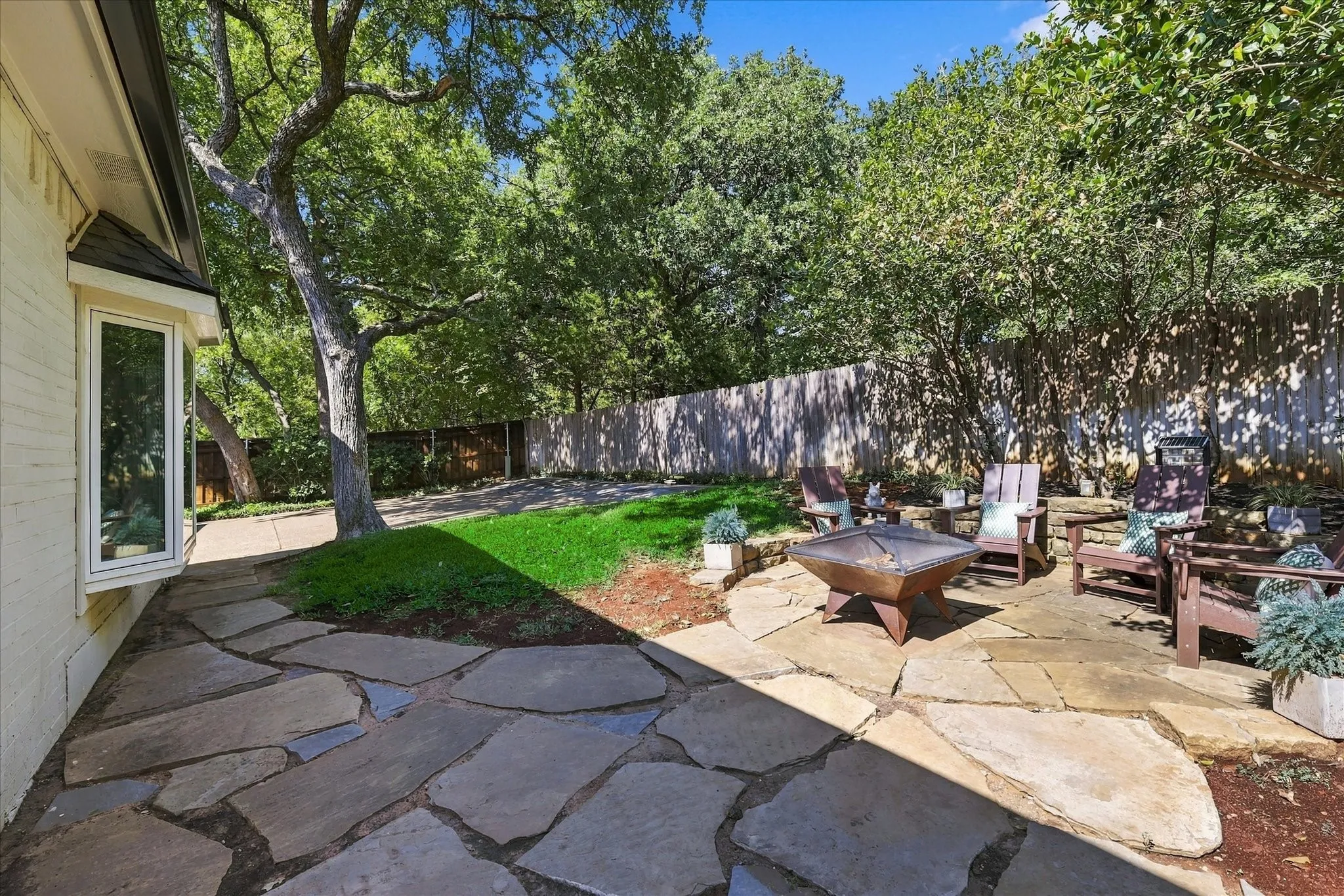 Single Family Residence For Sale in Tarrant County , 700 Glen Abbey Drive, Mansfield, Texas 76063, 4 Bedroom, 3 Bathroom, 2 Garage spaces, 3,168 Sqft, built in 2000, mls#21393269, Real Estate Agent in Mansfield, Homes For Sale in Tarrant county, Homes For Sale in Mansfield, Realtor in Mansfield Texas, Real Estate Brokerage Independent Realty Texas, Luminita Cordes Realtor