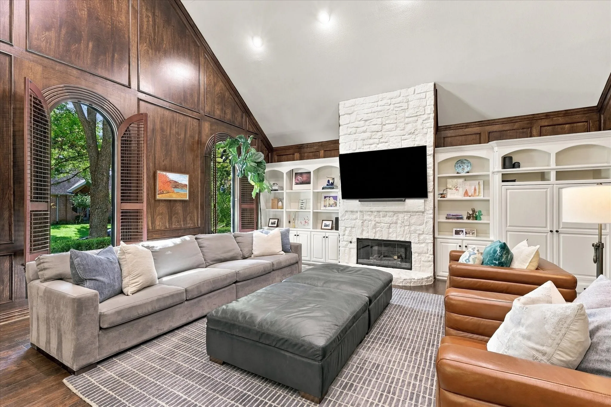Single Family Residence For Sale in Tarrant County , 700 Glen Abbey Drive, Mansfield, Texas 76063, 4 Bedroom, 3 Bathroom, 2 Garage spaces, 3,168 Sqft, built in 2000, mls#21393269, Real Estate Agent in Mansfield, Homes For Sale in Tarrant county, Homes For Sale in Mansfield, Realtor in Mansfield Texas, Real Estate Brokerage Independent Realty Texas, Luminita Cordes Realtor