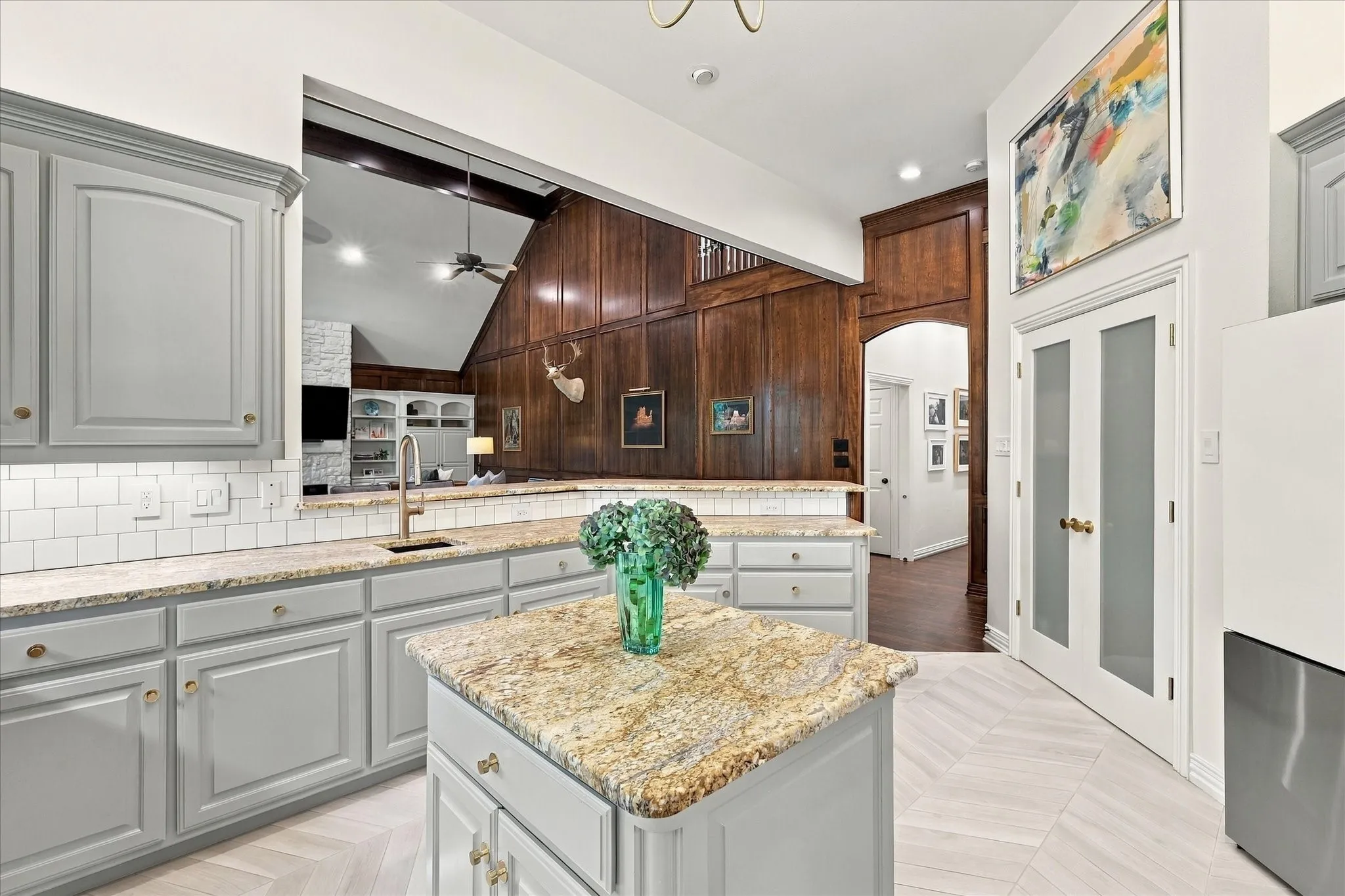 Single Family Residence For Sale in Tarrant County , 700 Glen Abbey Drive, Mansfield, Texas 76063, 4 Bedroom, 3 Bathroom, 2 Garage spaces, 3,168 Sqft, built in 2000, mls#21393269, Real Estate Agent in Mansfield, Homes For Sale in Tarrant county, Homes For Sale in Mansfield, Realtor in Mansfield Texas, Real Estate Brokerage Independent Realty Texas, Luminita Cordes Realtor