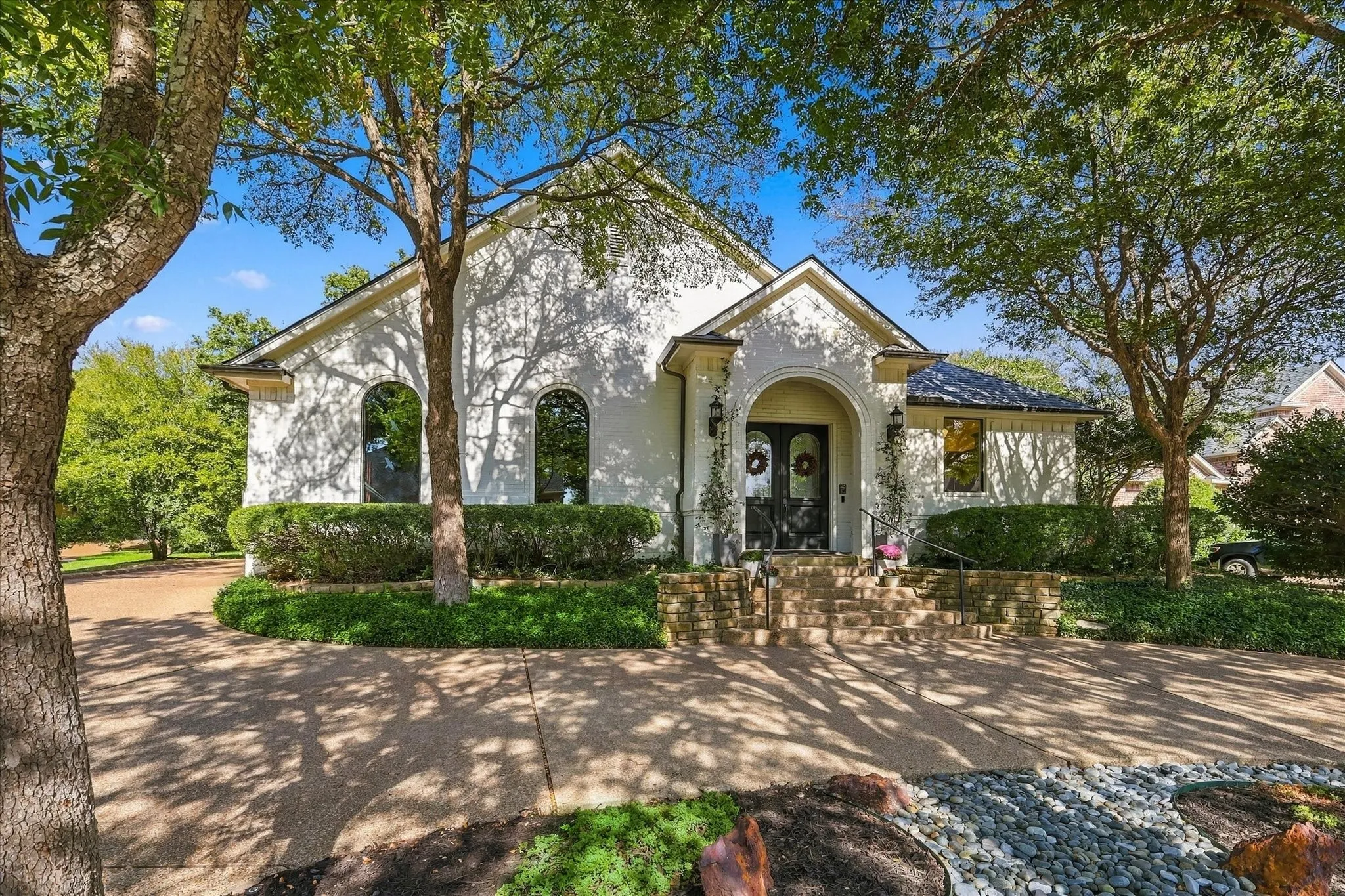 Single Family Residence For Sale in Tarrant County , 700 Glen Abbey Drive, Mansfield, Texas 76063, 4 Bedroom, 3 Bathroom, 2 Garage spaces, 3,168 Sqft, built in 2000, mls#21393269, Real Estate Agent in Mansfield, Homes For Sale in Tarrant county, Homes For Sale in Mansfield, Realtor in Mansfield Texas, Real Estate Brokerage Independent Realty Texas, Luminita Cordes Realtor