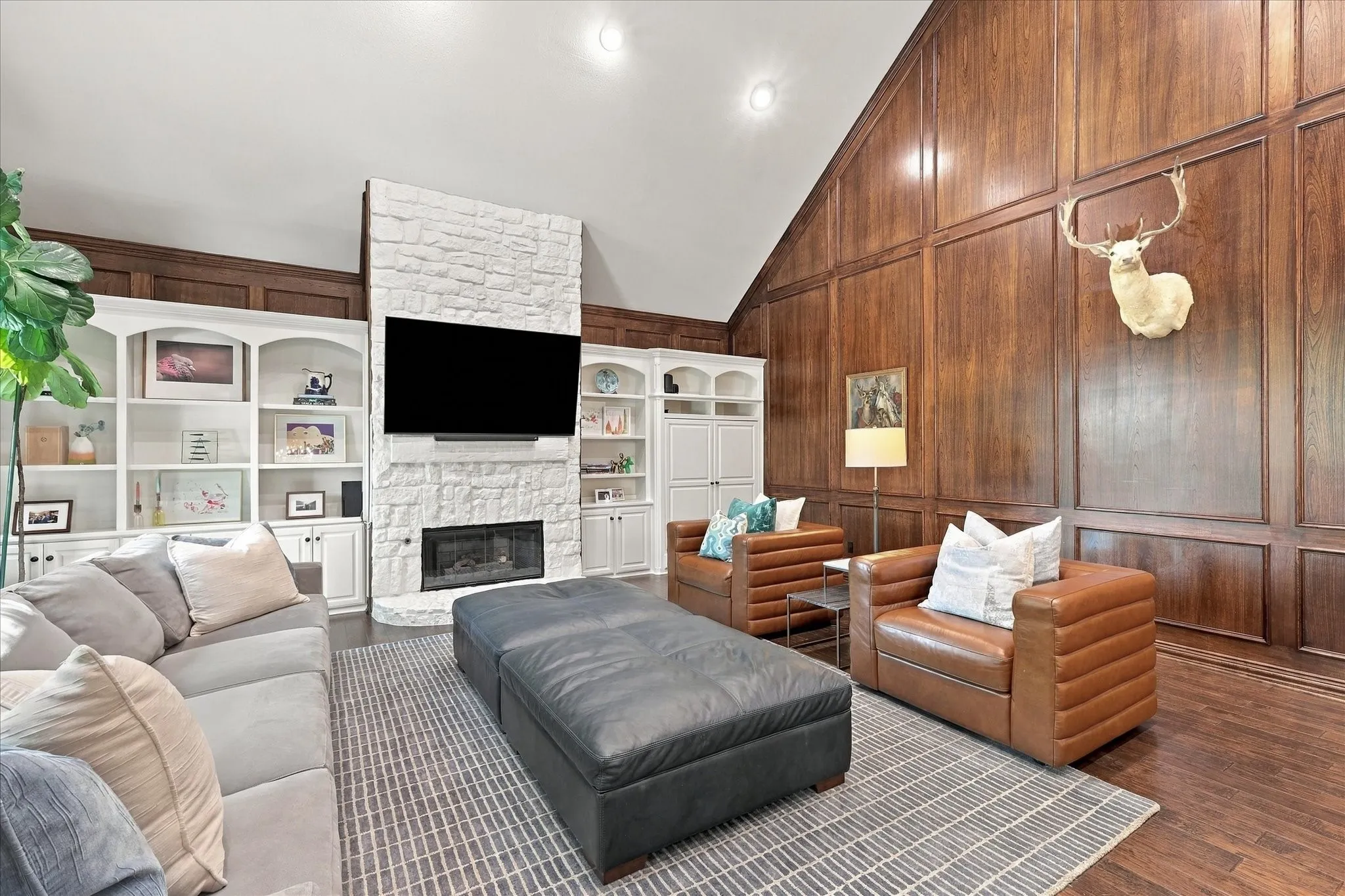 Single Family Residence For Sale in Tarrant County , 700 Glen Abbey Drive, Mansfield, Texas 76063, 4 Bedroom, 3 Bathroom, 2 Garage spaces, 3,168 Sqft, built in 2000, mls#21393269, Real Estate Agent in Mansfield, Homes For Sale in Tarrant county, Homes For Sale in Mansfield, Realtor in Mansfield Texas, Real Estate Brokerage Independent Realty Texas, Luminita Cordes Realtor