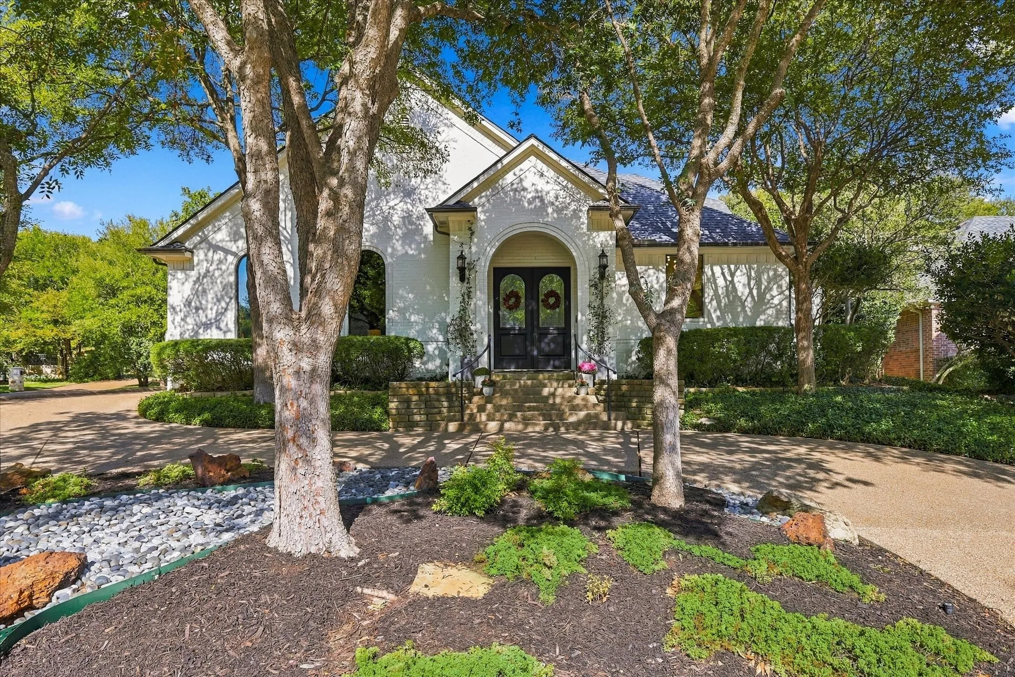 Single Family Residence For Sale in Tarrant County , 700 Glen Abbey Drive, Mansfield, Texas 76063, 4 Bedroom, 3 Bathroom, 2 Garage spaces, 3,168 Sqft, built in 2000, mls#21393269, Real Estate Agent in Mansfield, Homes For Sale in Tarrant county, Homes For Sale in Mansfield, Realtor in Mansfield Texas, Real Estate Brokerage Independent Realty Texas, Luminita Cordes Realtor