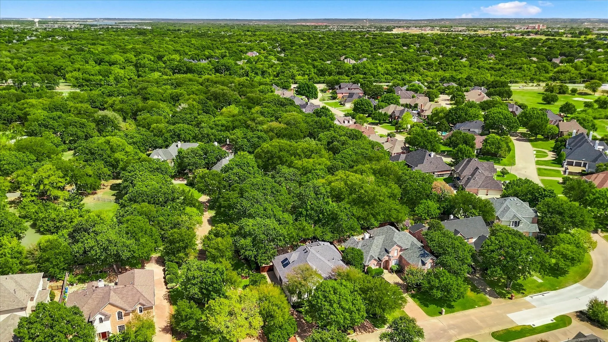 Single Family Residence For Sale in Tarrant County , 700 Glen Abbey Drive, Mansfield, Texas 76063, 4 Bedroom, 3 Bathroom, 2 Garage spaces, 3,168 Sqft, built in 2000, mls#21393269, Real Estate Agent in Mansfield, Homes For Sale in Tarrant county, Homes For Sale in Mansfield, Realtor in Mansfield Texas, Real Estate Brokerage Independent Realty Texas, Luminita Cordes Realtor