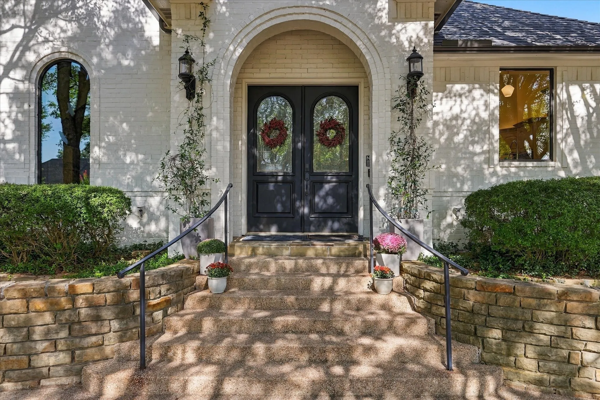 Single Family Residence For Sale in Tarrant County , 700 Glen Abbey Drive, Mansfield, Texas 76063, 4 Bedroom, 3 Bathroom, 2 Garage spaces, 3,168 Sqft, built in 2000, mls#21393269, Real Estate Agent in Mansfield, Homes For Sale in Tarrant county, Homes For Sale in Mansfield, Realtor in Mansfield Texas, Real Estate Brokerage Independent Realty Texas, Luminita Cordes Realtor