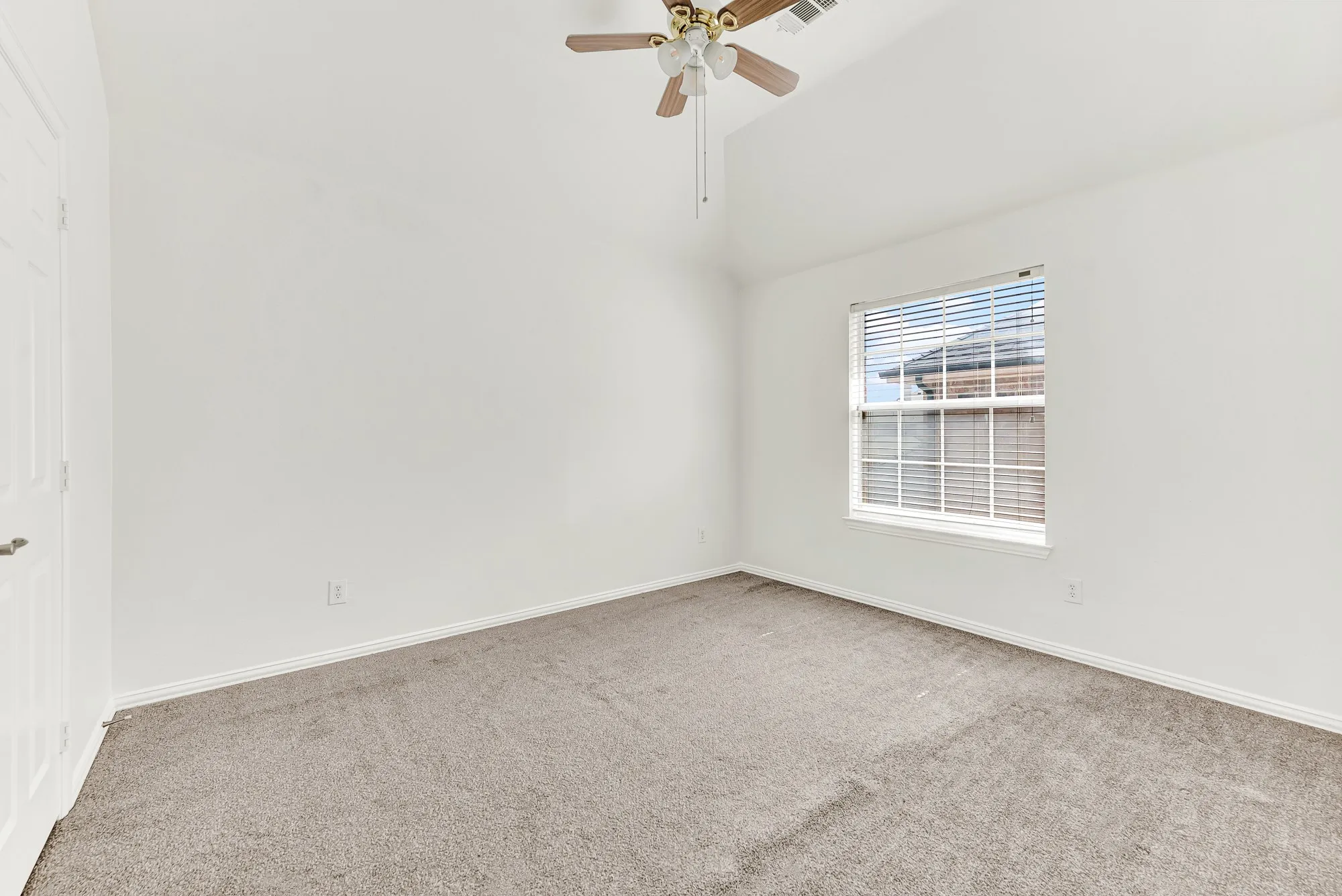 Single Family Residence For Rent in Denton County , 13270 Roadster Drive, Frisco, Texas 75033, 4 Bedroom, 3 Bathroom, 2 Garage spaces, 3,230 Sqft, built in 2004, mls#21311695, Real Estate Agent in Frisco, Homes For Rent in Denton county, Homes For Rent in Frisco, Realtor in Frisco Texas, Real Estate Brokerage Independent Realty Texas, Luminita Cordes Realtor