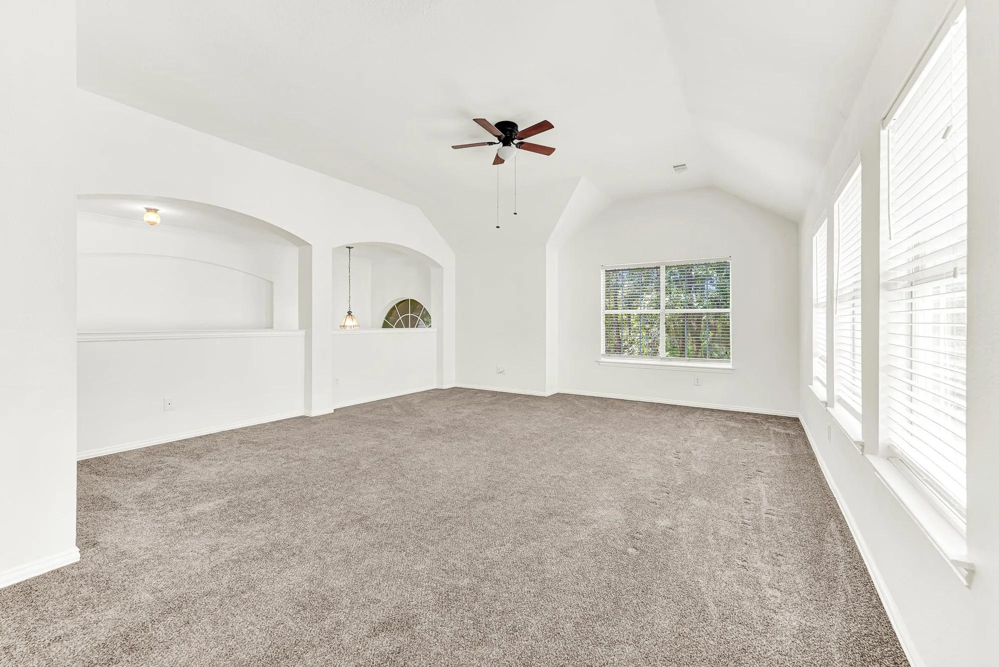 Single Family Residence For Rent in Denton County , 13270 Roadster Drive, Frisco, Texas 75033, 4 Bedroom, 3 Bathroom, 2 Garage spaces, 3,230 Sqft, built in 2004, mls#21311695, Real Estate Agent in Frisco, Homes For Rent in Denton county, Homes For Rent in Frisco, Realtor in Frisco Texas, Real Estate Brokerage Independent Realty Texas, Luminita Cordes Realtor