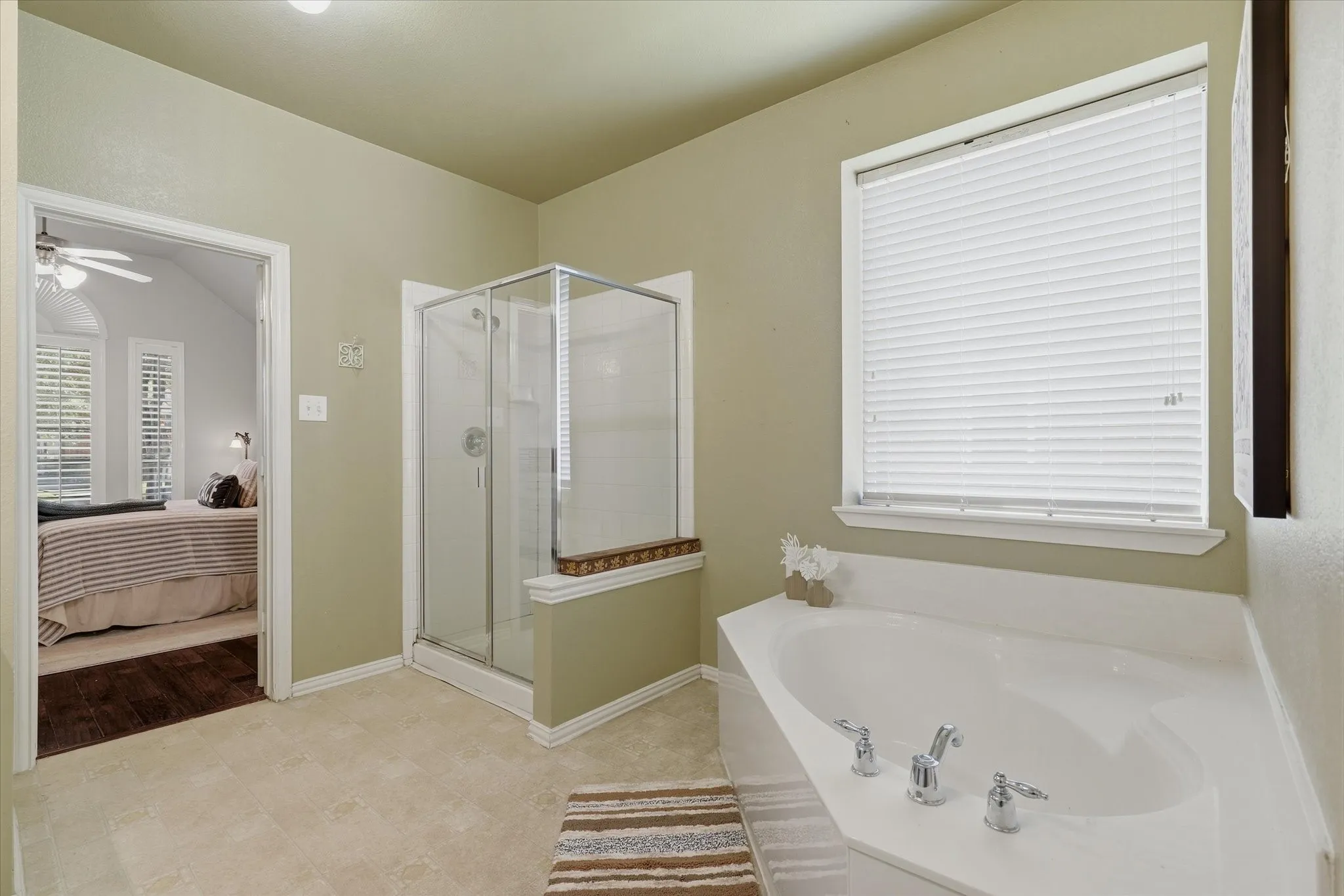 Single Family Residence For Sale in Denton County , 1574 Pleasant Valley Lane, Frisco, Texas 75036, 4 Bedroom, 3 Bathroom, 2 Garage spaces, 2,621 Sqft, built in 2004, mls#21392820, Real Estate Agent in Frisco, Homes For Sale in Denton county, Homes For Sale in Frisco, Realtor in Frisco Texas, Real Estate Brokerage Independent Realty Texas, Luminita Cordes Realtor
