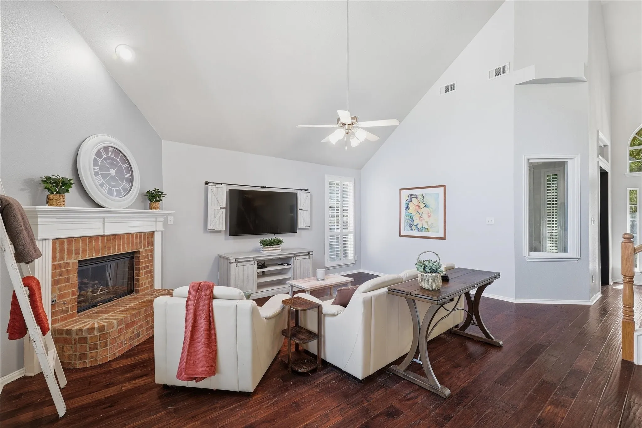 Single Family Residence For Sale in Denton County , 1574 Pleasant Valley Lane, Frisco, Texas 75036, 4 Bedroom, 3 Bathroom, 2 Garage spaces, 2,621 Sqft, built in 2004, mls#21392820, Real Estate Agent in Frisco, Homes For Sale in Denton county, Homes For Sale in Frisco, Realtor in Frisco Texas, Real Estate Brokerage Independent Realty Texas, Luminita Cordes Realtor