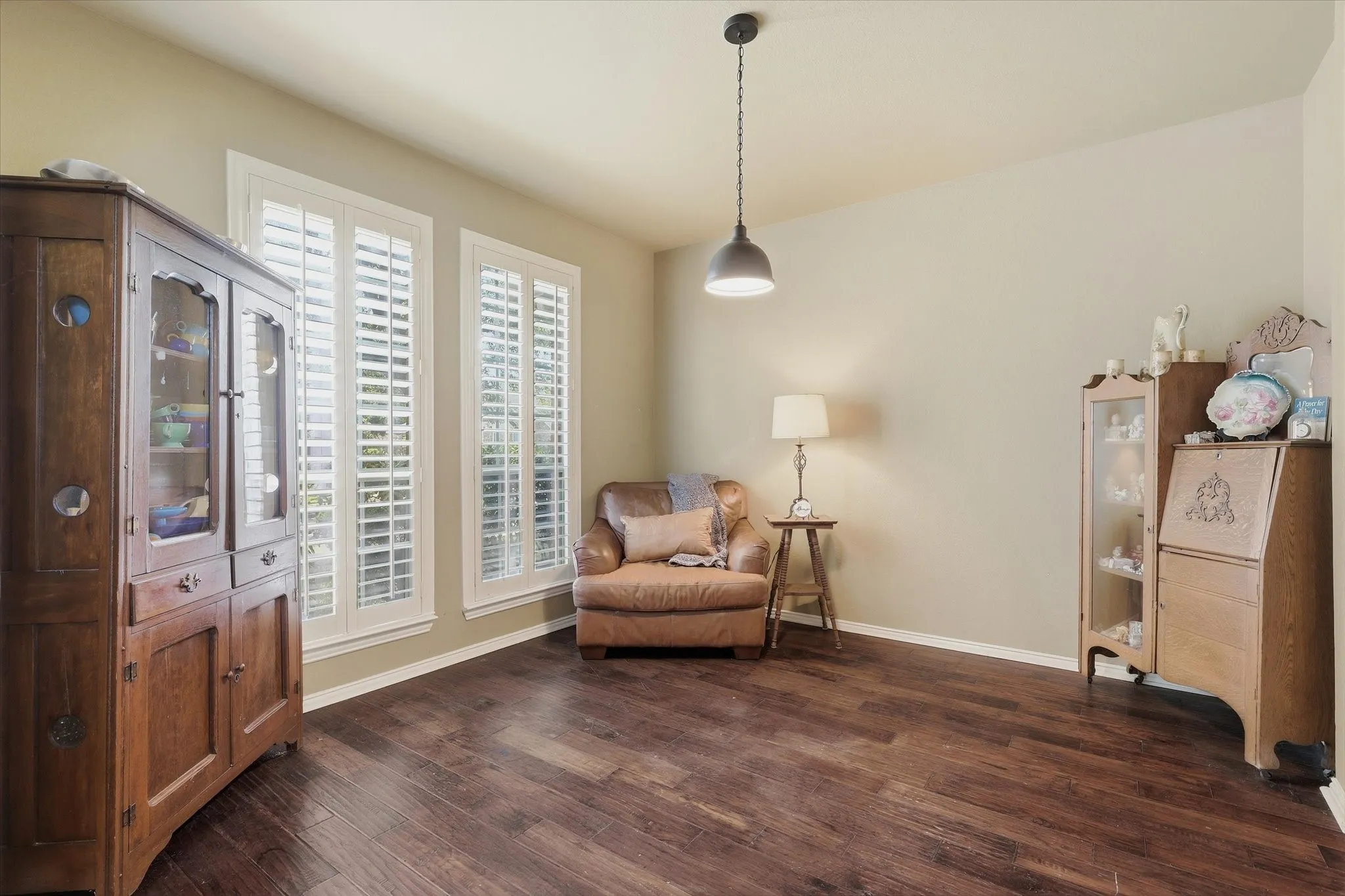 Single Family Residence For Sale in Denton County , 1574 Pleasant Valley Lane, Frisco, Texas 75036, 4 Bedroom, 3 Bathroom, 2 Garage spaces, 2,621 Sqft, built in 2004, mls#21392820, Real Estate Agent in Frisco, Homes For Sale in Denton county, Homes For Sale in Frisco, Realtor in Frisco Texas, Real Estate Brokerage Independent Realty Texas, Luminita Cordes Realtor