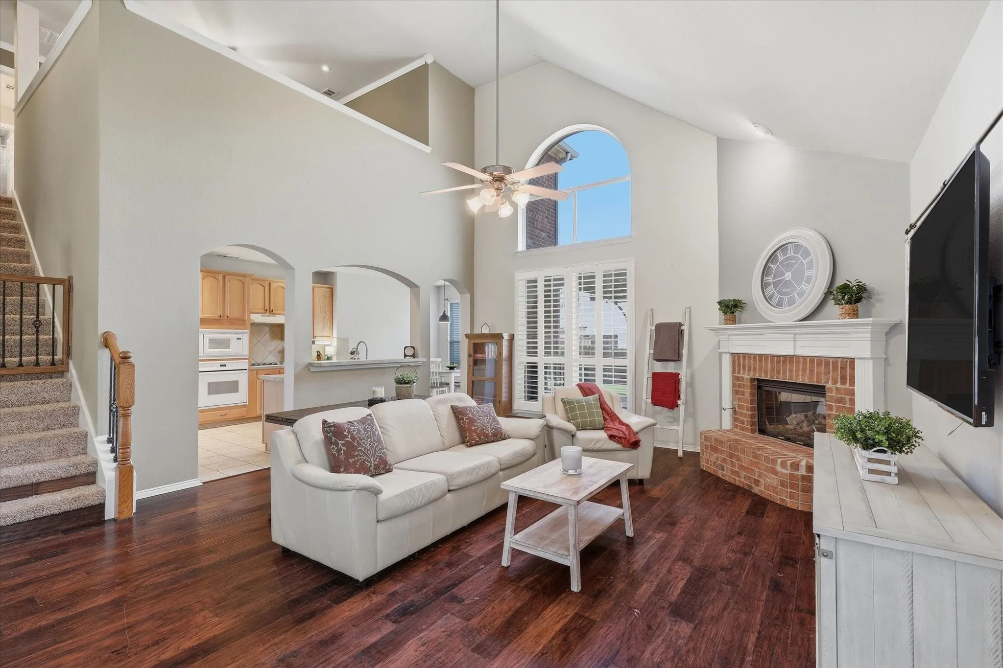 Single Family Residence For Sale in Denton County , 1574 Pleasant Valley Lane, Frisco, Texas 75036, 4 Bedroom, 3 Bathroom, 2 Garage spaces, 2,621 Sqft, built in 2004, mls#21392820, Real Estate Agent in Frisco, Homes For Sale in Denton county, Homes For Sale in Frisco, Realtor in Frisco Texas, Real Estate Brokerage Independent Realty Texas, Luminita Cordes Realtor