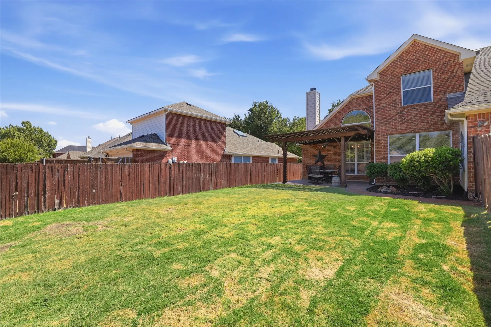 Single Family Residence For Sale in Denton County , 1574 Pleasant Valley Lane, Frisco, Texas 75036, 4 Bedroom, 3 Bathroom, 2 Garage spaces, 2,621 Sqft, built in 2004, mls#21392820, Real Estate Agent in Frisco, Homes For Sale in Denton county, Homes For Sale in Frisco, Realtor in Frisco Texas, Real Estate Brokerage Independent Realty Texas, Luminita Cordes Realtor