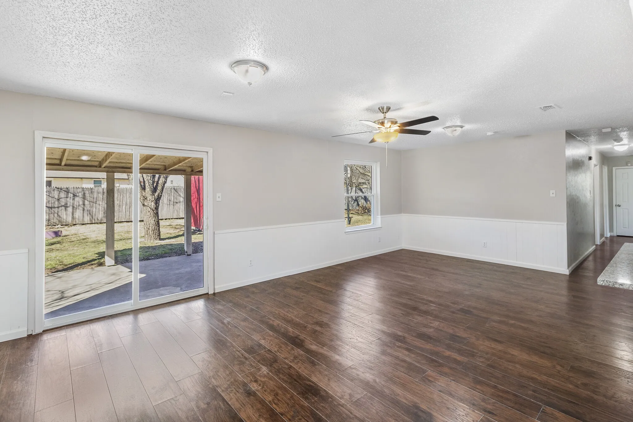 Single Family Residence For Rent in Tarrant County , 3241 Oak Timber Drive, Forest Hill, Texas 76119, 4 Bedroom, 2 Bathroom, 2 Garage spaces, 1,536 Sqft, built in 1968, mls#21394002, Real Estate Agent in Forest Hill, Homes For Rent in Tarrant county, Homes For Rent in Forest Hill, Realtor in Forest Hill Texas, Real Estate Brokerage Independent Realty Texas, Luminita Cordes Realtor