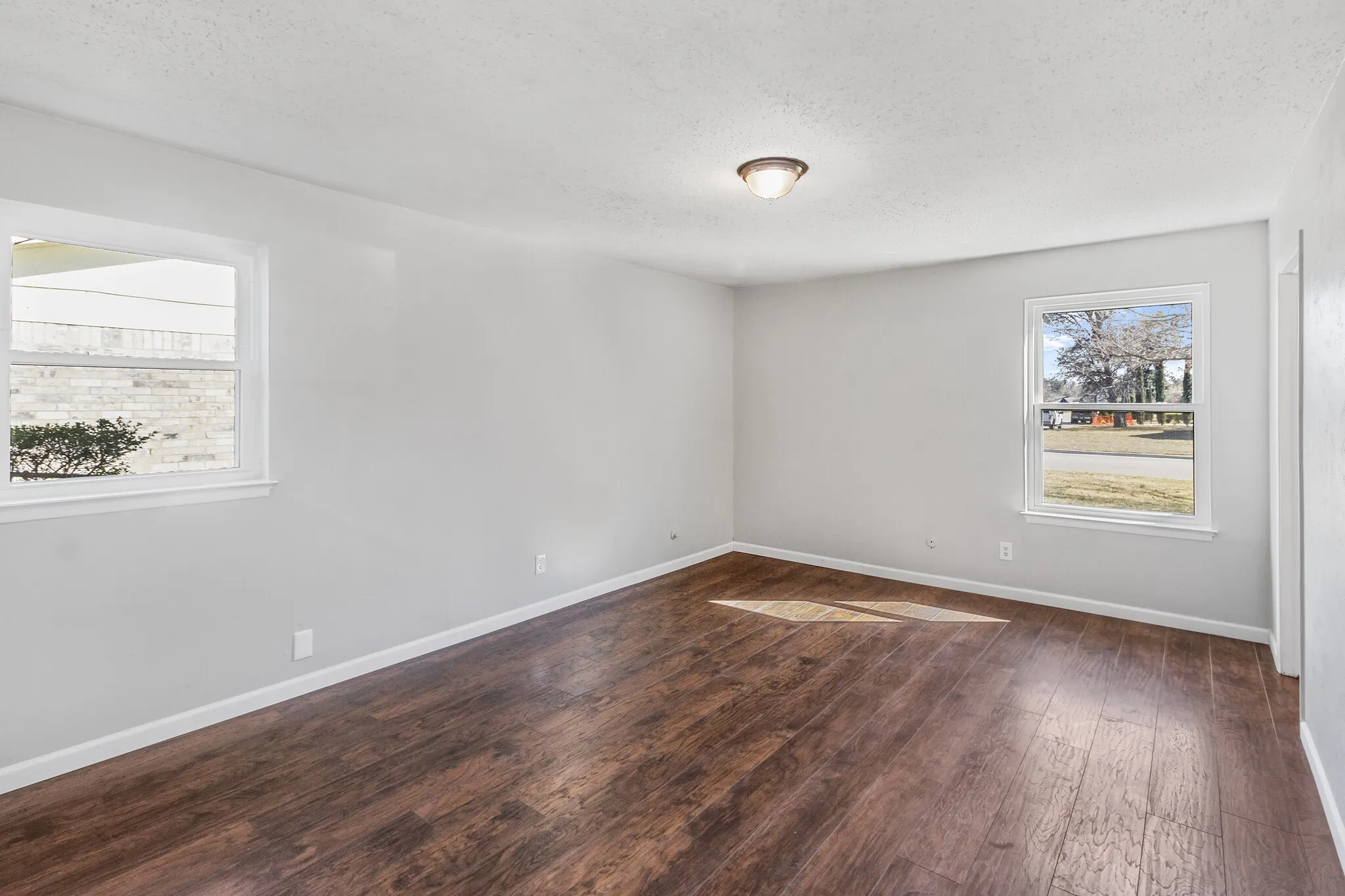 Single Family Residence For Rent in Tarrant County , 3241 Oak Timber Drive, Forest Hill, Texas 76119, 4 Bedroom, 2 Bathroom, 2 Garage spaces, 1,536 Sqft, built in 1968, mls#21394002, Real Estate Agent in Forest Hill, Homes For Rent in Tarrant county, Homes For Rent in Forest Hill, Realtor in Forest Hill Texas, Real Estate Brokerage Independent Realty Texas, Luminita Cordes Realtor