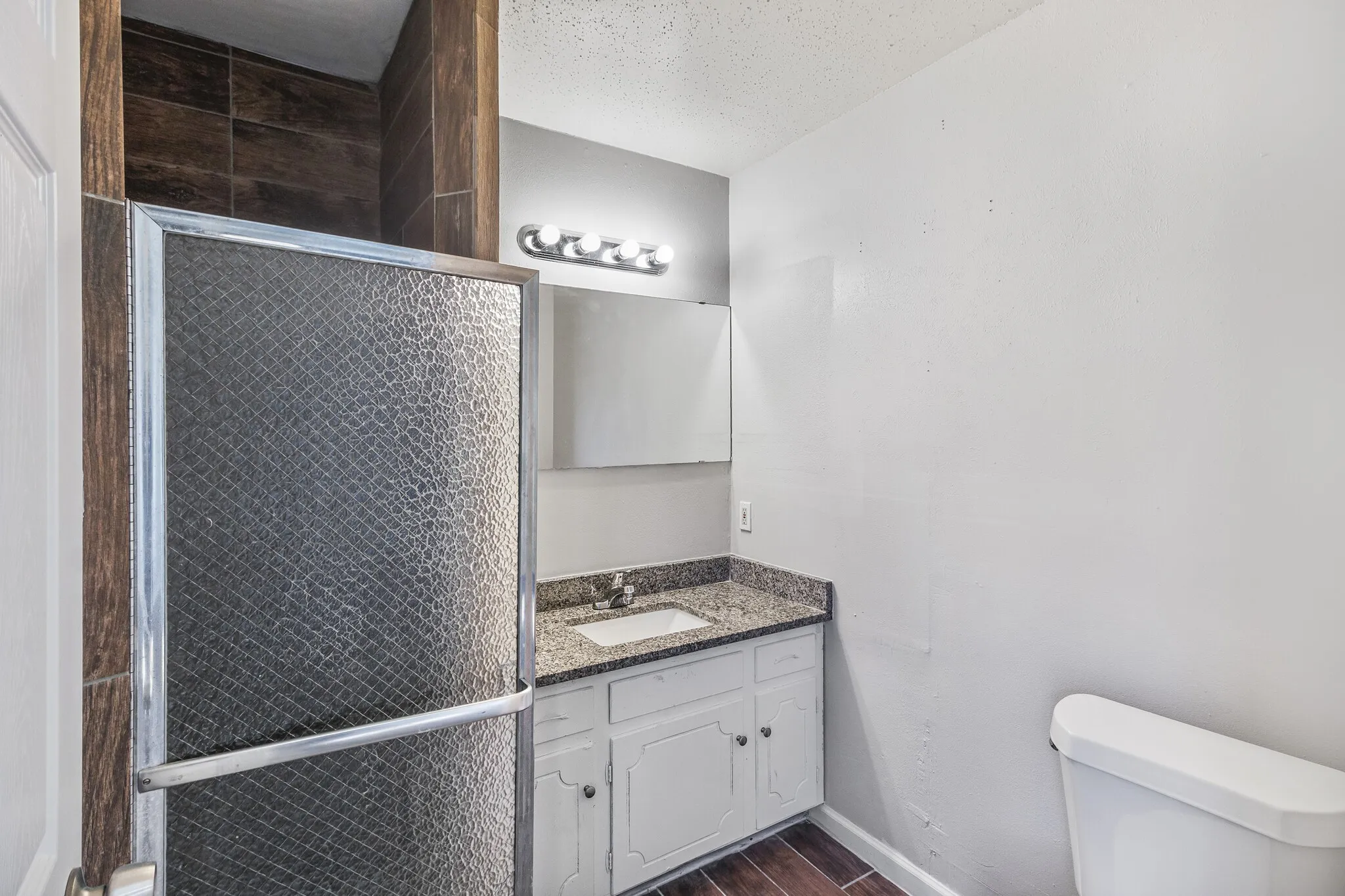 Single Family Residence For Rent in Tarrant County , 3241 Oak Timber Drive, Forest Hill, Texas 76119, 4 Bedroom, 2 Bathroom, 2 Garage spaces, 1,536 Sqft, built in 1968, mls#21394002, Real Estate Agent in Forest Hill, Homes For Rent in Tarrant county, Homes For Rent in Forest Hill, Realtor in Forest Hill Texas, Real Estate Brokerage Independent Realty Texas, Luminita Cordes Realtor