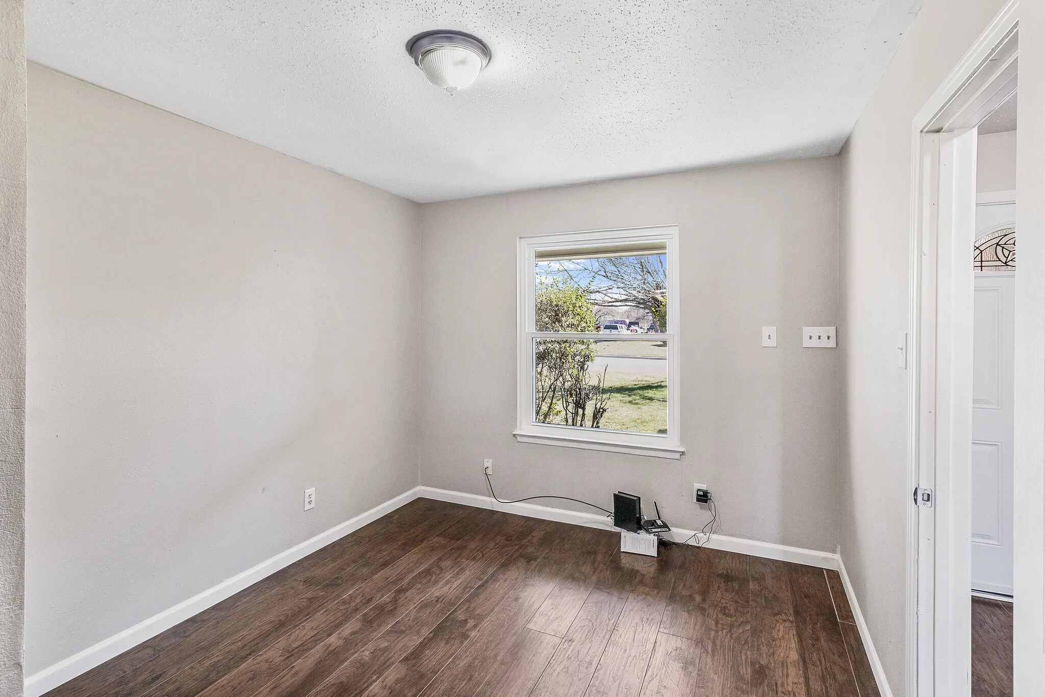 Single Family Residence For Rent in Tarrant County , 3241 Oak Timber Drive, Forest Hill, Texas 76119, 4 Bedroom, 2 Bathroom, 2 Garage spaces, 1,536 Sqft, built in 1968, mls#21394002, Real Estate Agent in Forest Hill, Homes For Rent in Tarrant county, Homes For Rent in Forest Hill, Realtor in Forest Hill Texas, Real Estate Brokerage Independent Realty Texas, Luminita Cordes Realtor