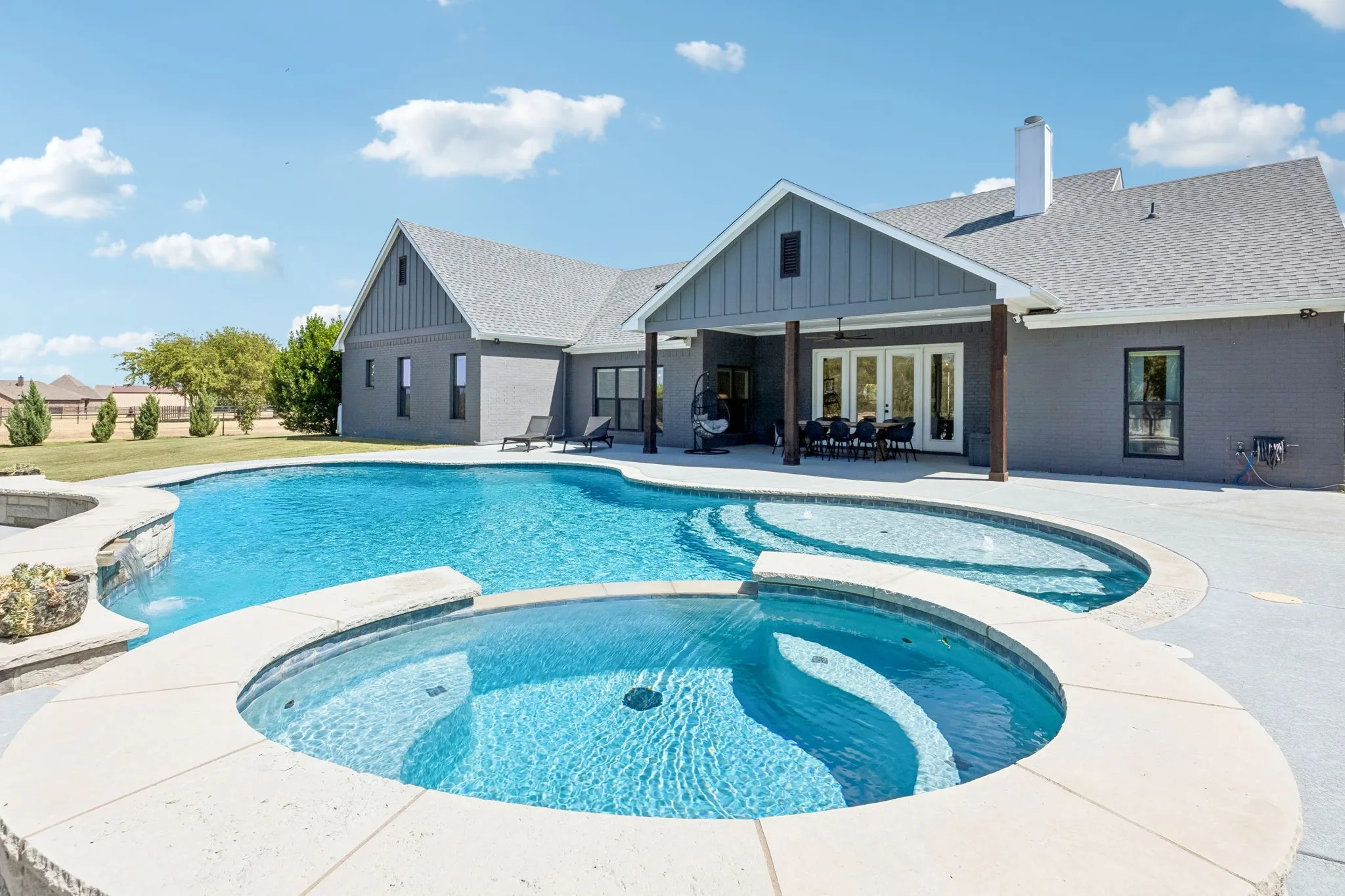 Single Family Residence For Sale in Tarrant County , 8201 Cutter Corral Court, Fort Worth, Texas 76126, 4 Bedroom, 4 Bathroom, 2 Garage spaces, 2,744 Sqft, built in 2021, mls#21393073, Real Estate Agent in Fort Worth, Homes For Sale in Tarrant county, Homes For Sale in Fort Worth, Realtor in Fort Worth Texas, Real Estate Brokerage Independent Realty Texas, Luminita Cordes Realtor
